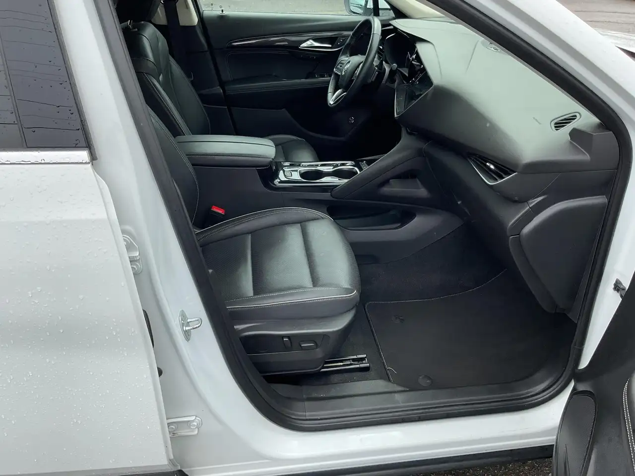 Buick Envision photo Buick Envision