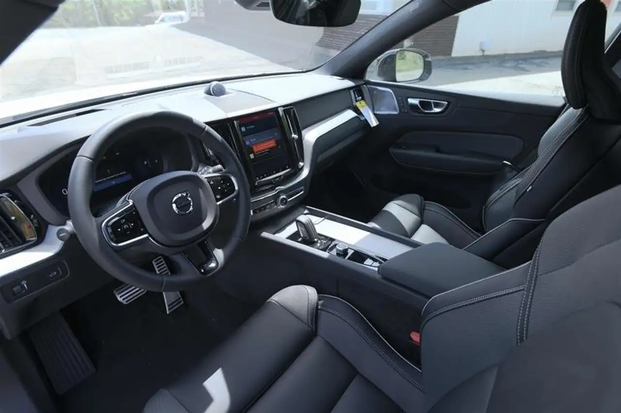 Volvo XC60 снимка Volvo XC60