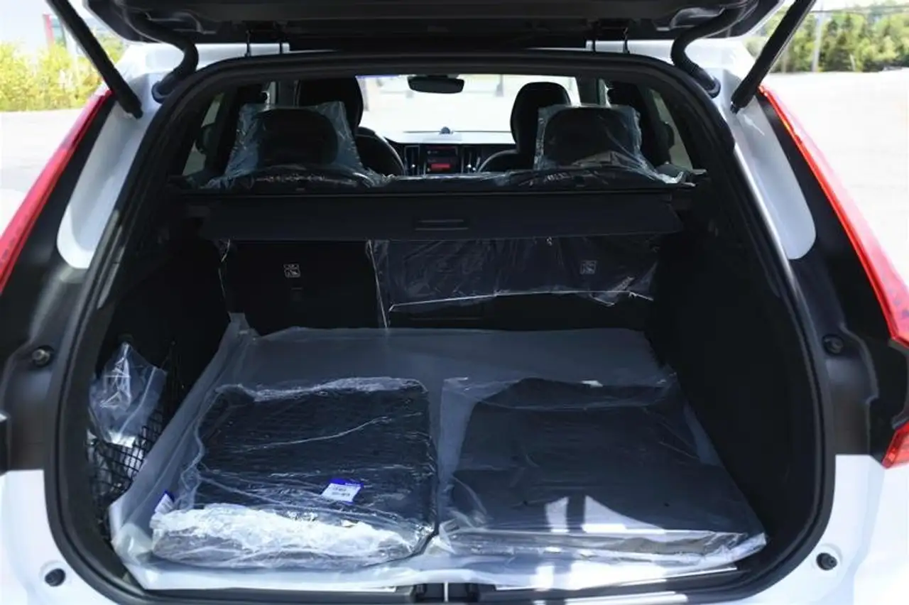 Volvo XC60 снимка Volvo XC60