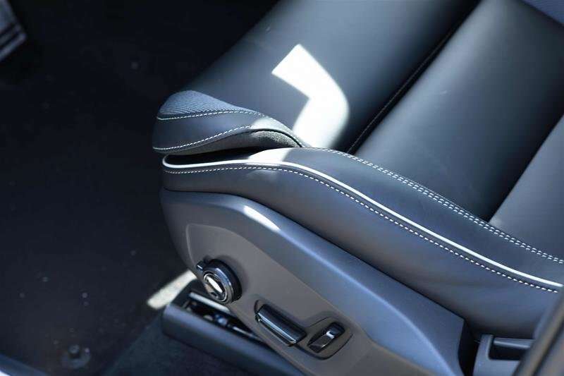 2022 Volvo XC60 R-Design B6 thumb 21