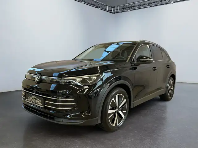 Volkswagen Tiguan view 2