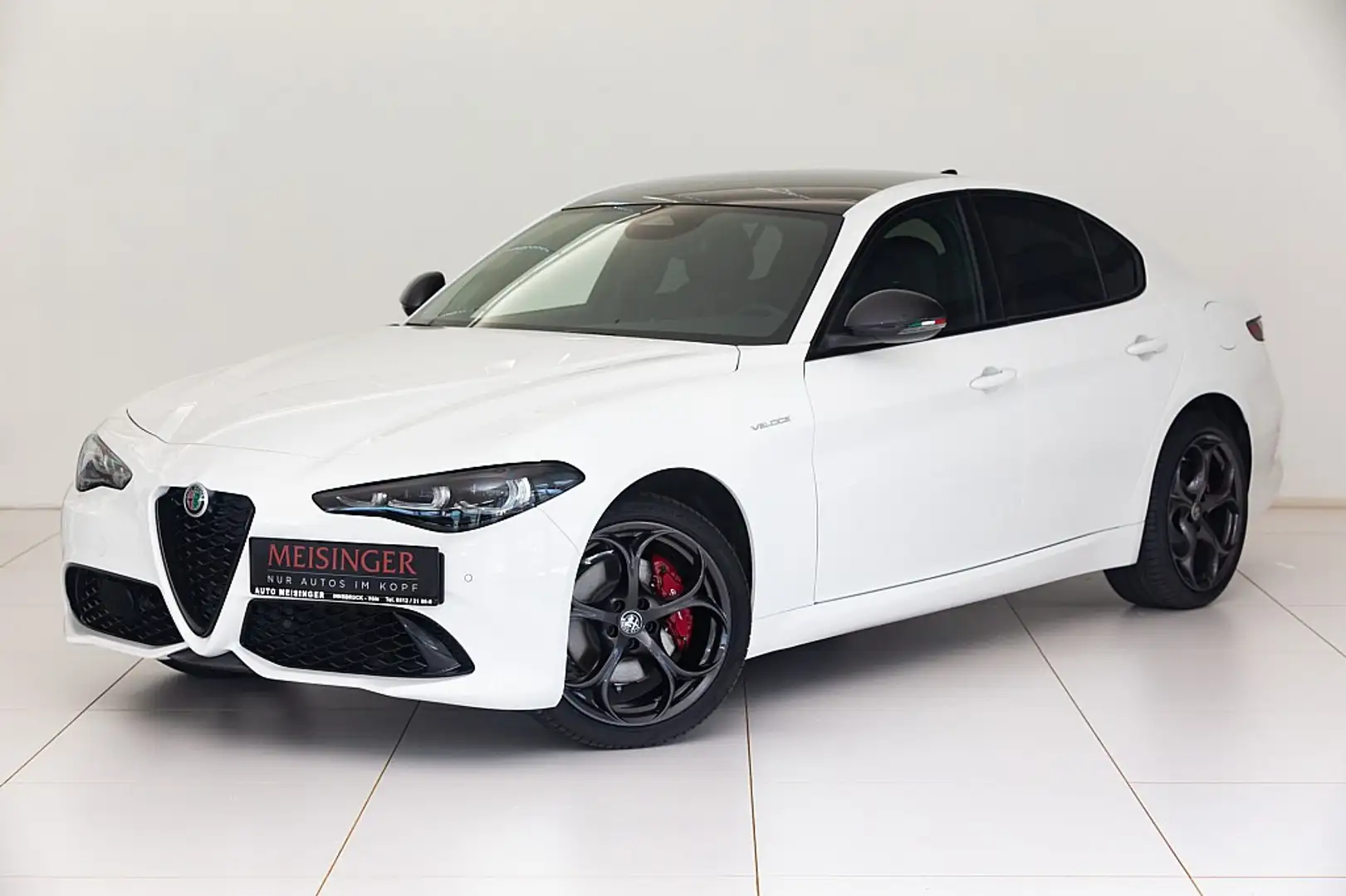 Alfa Romeo Giulia Tributo Italiano 2,0 16V 280 AT8 Q4 Weiß - 1