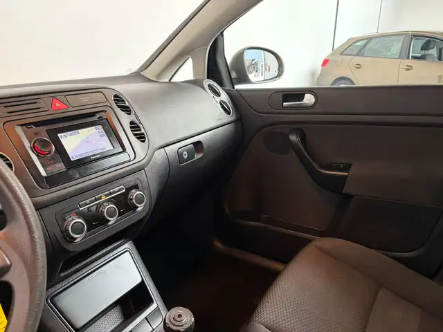 Volkswagen Golf Plus view 13