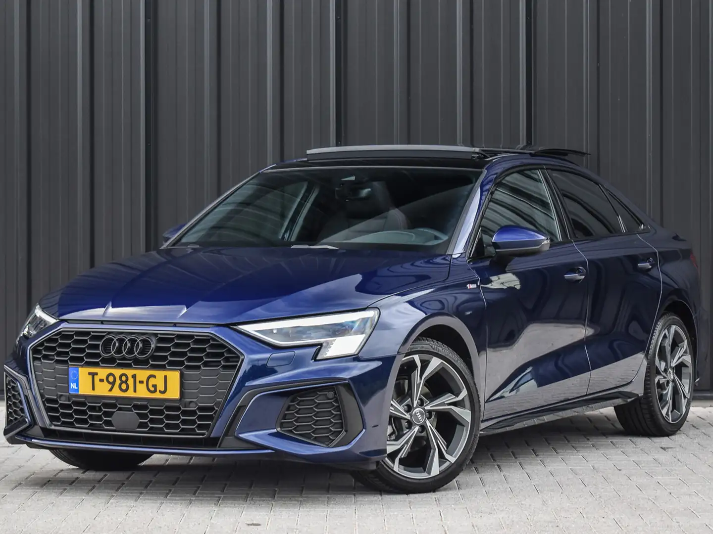 Audi A3 Limousine 35 TFSI S EDITION | NL-AUTO | PANORAMADA Blau - 2