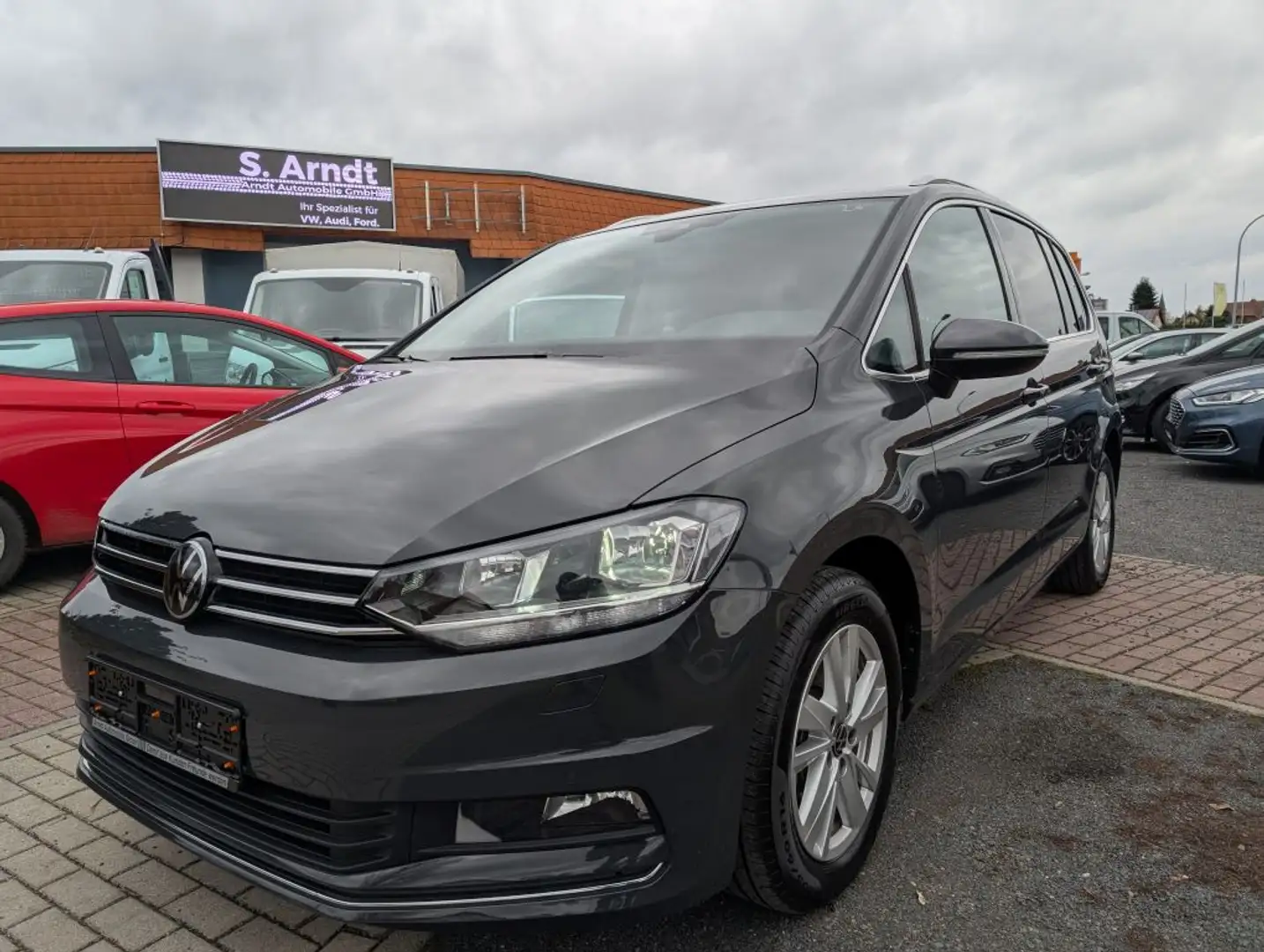Volkswagen Touran 1.5 TSI ACT OPF DSG Highline Grau - 2