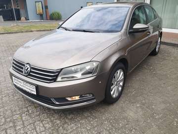 Comfortline BlueMotion -Dach, Navi, Sitzheizung, Tempomat, Allwetterbereifung