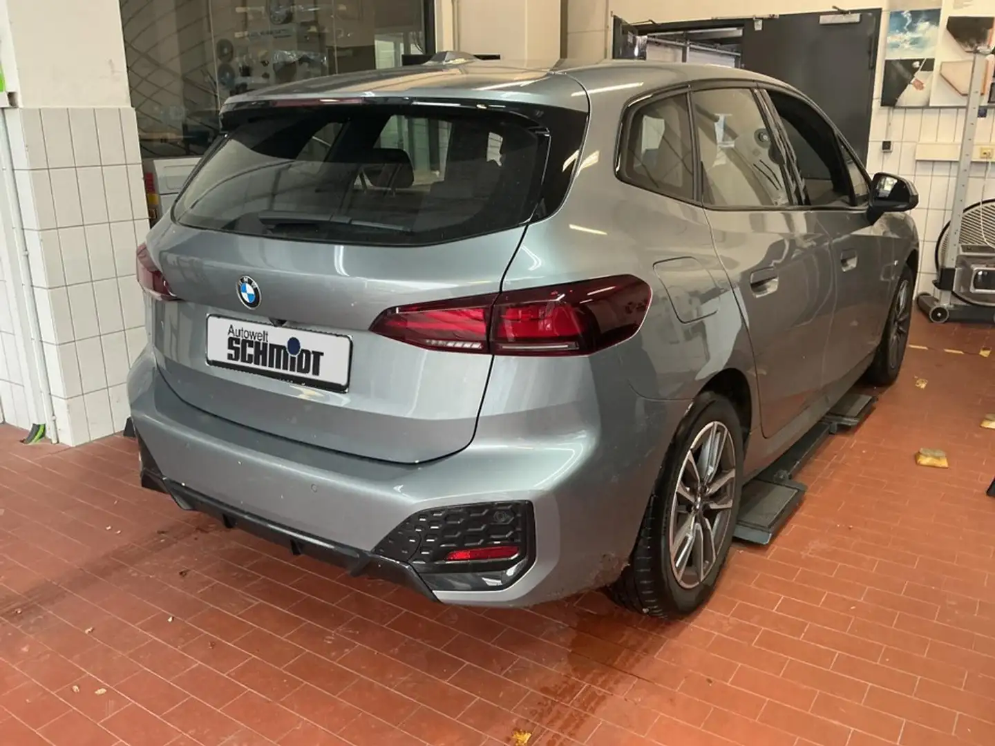 BMW 218 i Active Tourer M Sportpaket+2J-BPS.-GARANTIE Grau - 2