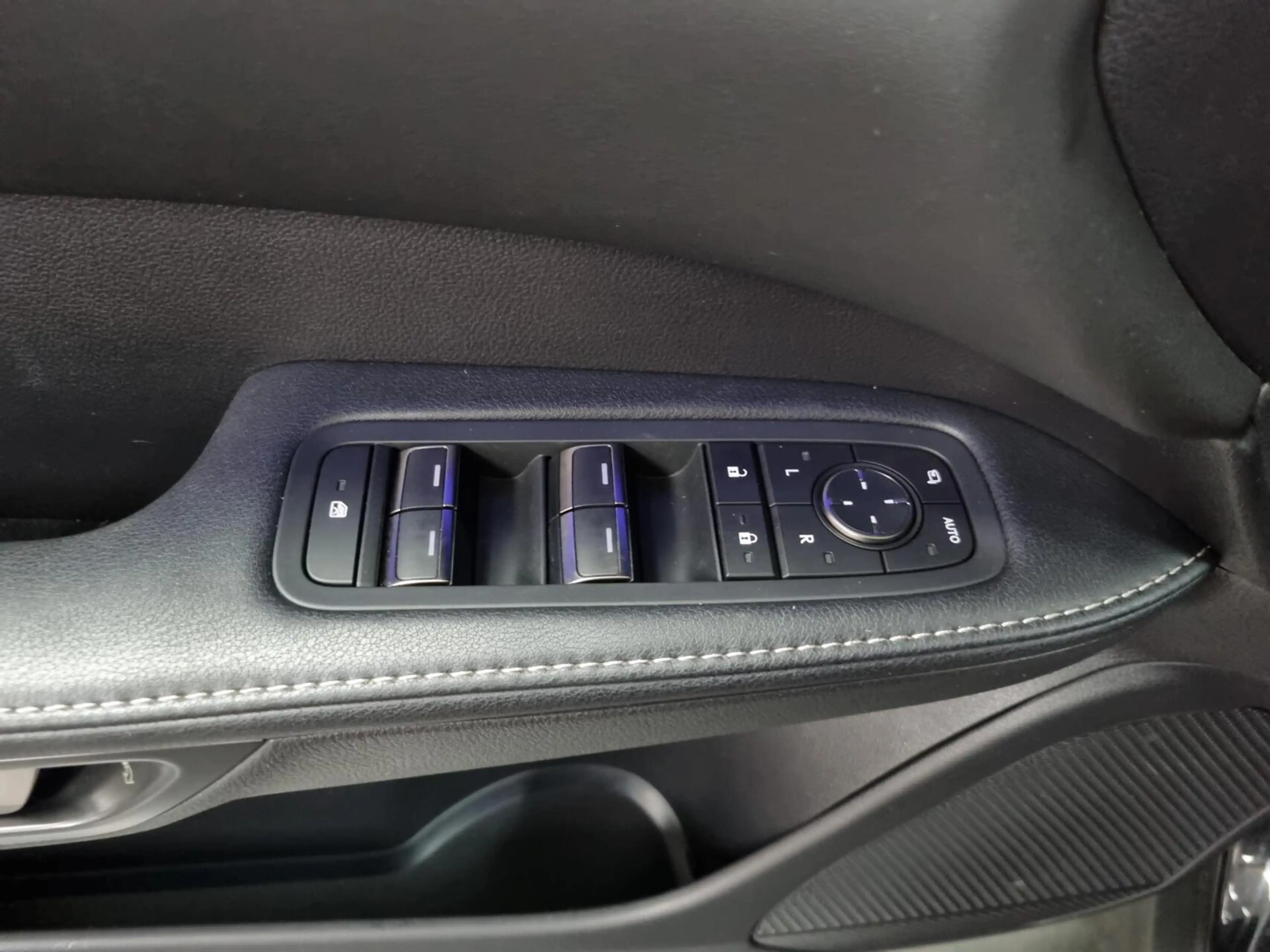 Lexus RX 450h 450h+ Plug-in Hybrid F Sport Design / Panoramadak — photo 14