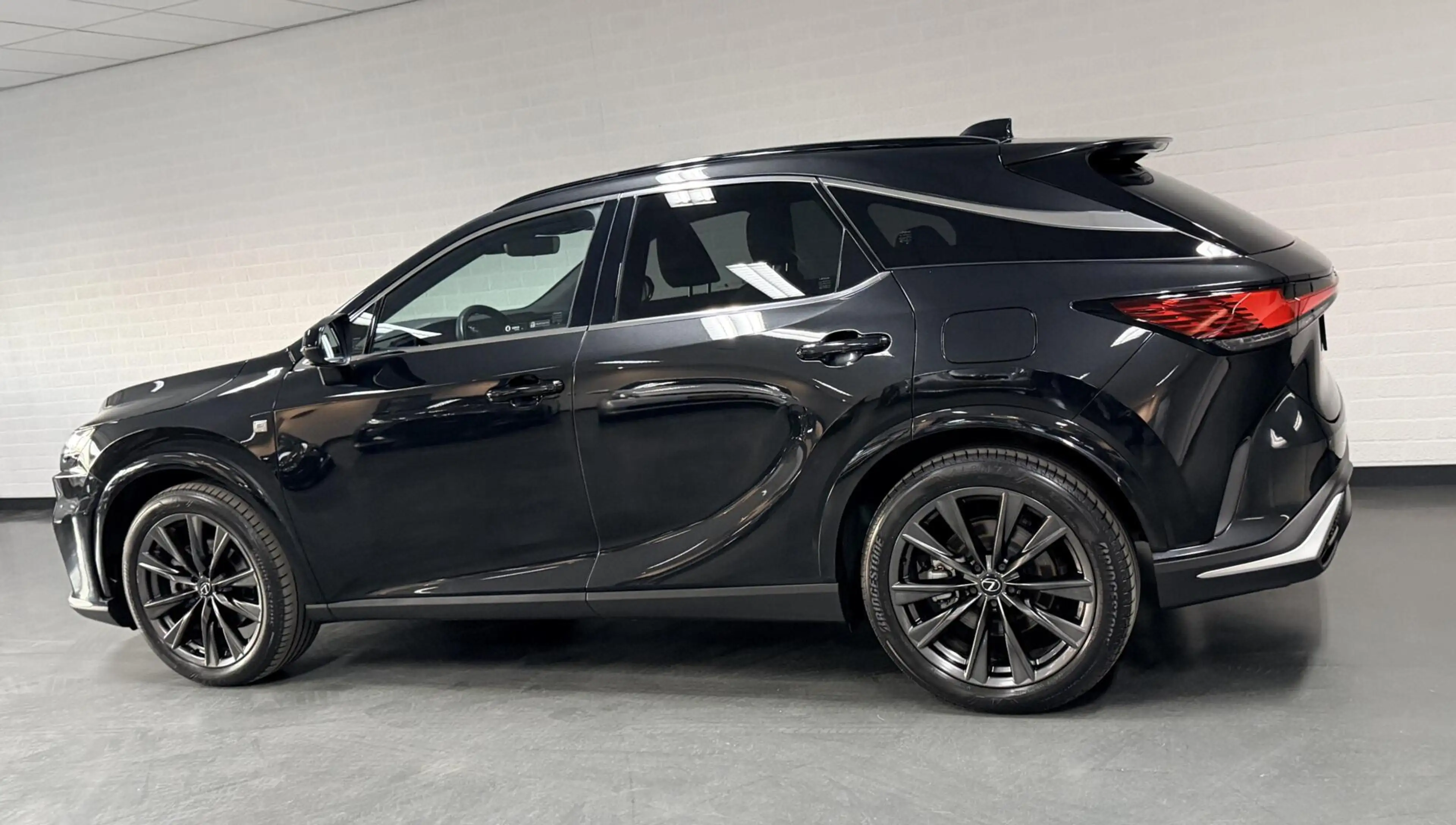 Lexus RX 450h 450h+ Plug-in Hybrid F Sport Design / Panoramadak — photo 4