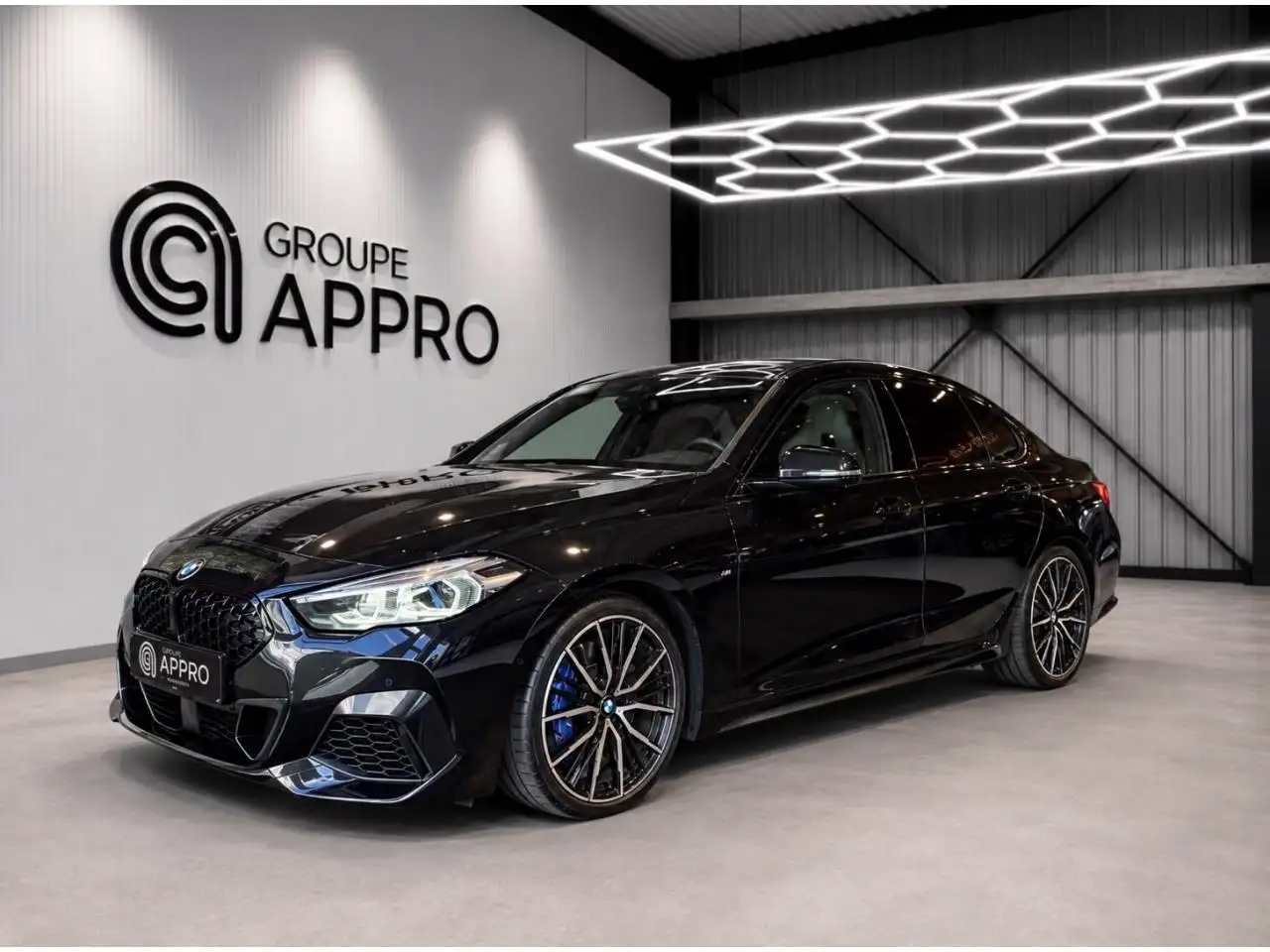 BMW 235