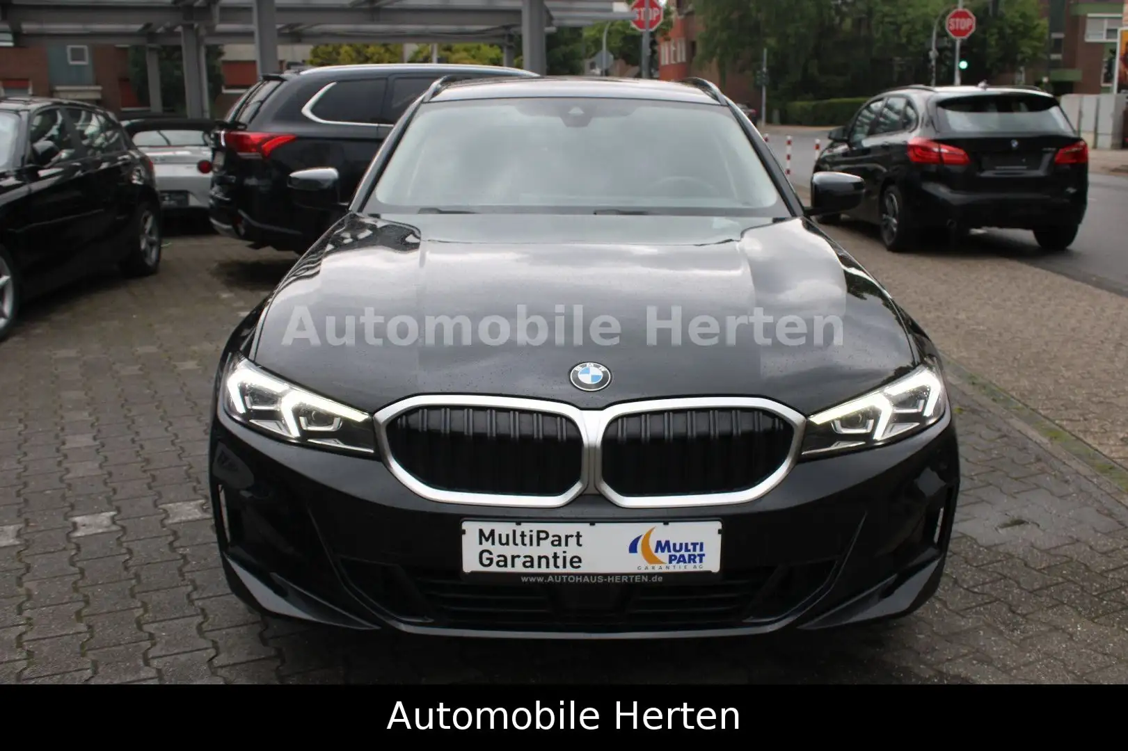 BMW 320 dA*TOURING*NAVI*WIDESCREEN*LED*ACC*AHK*TOP* Schwarz - 2