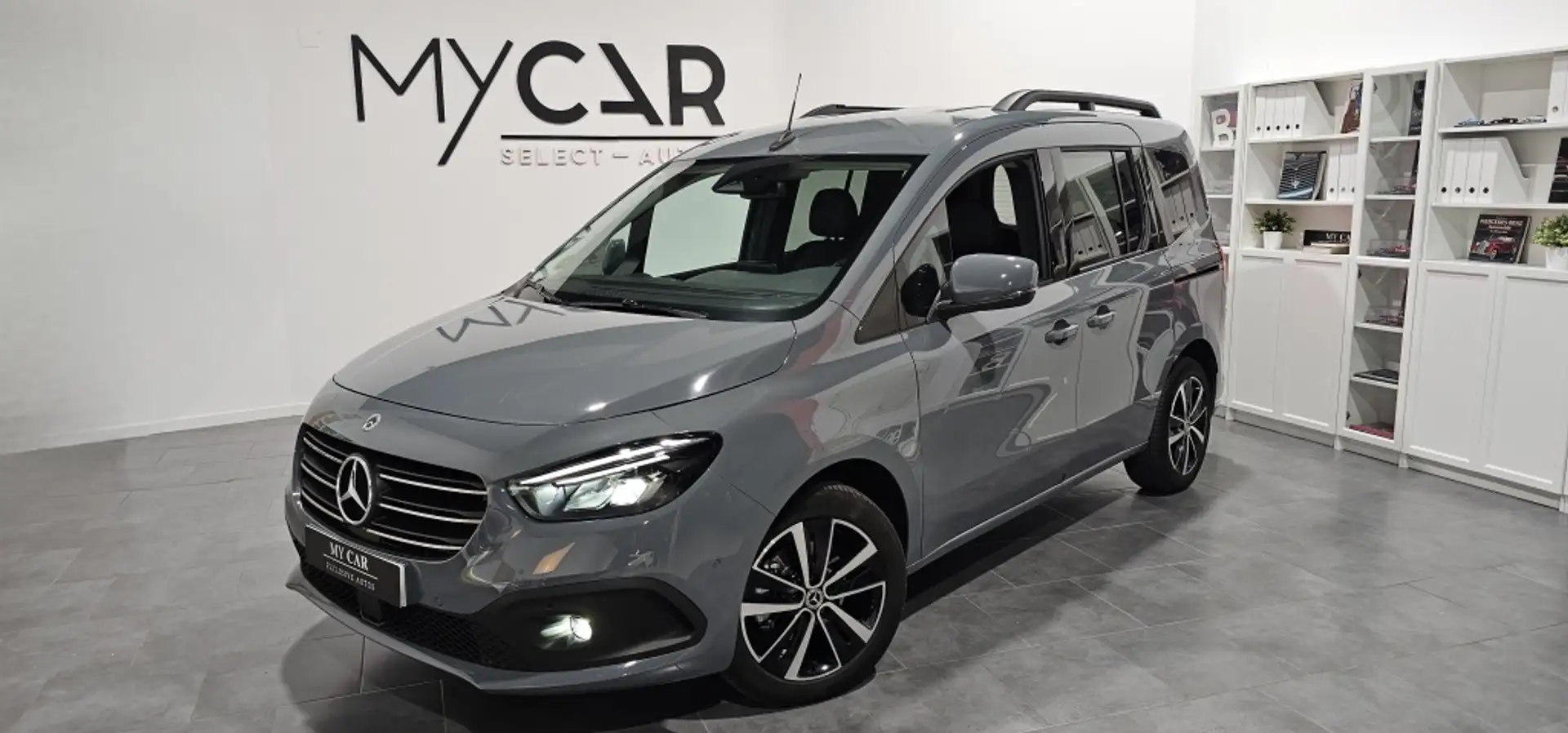 Mercedes-Benz T-Class 180d 7G-DCT Grau - 1