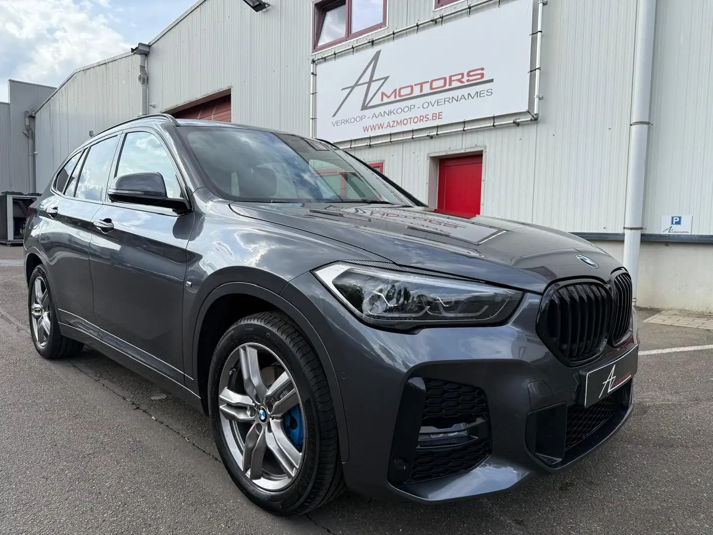 BMW X1 1.5iA sDrive18 ///M Pack Carplay/Android/trekhaak Gris - 1