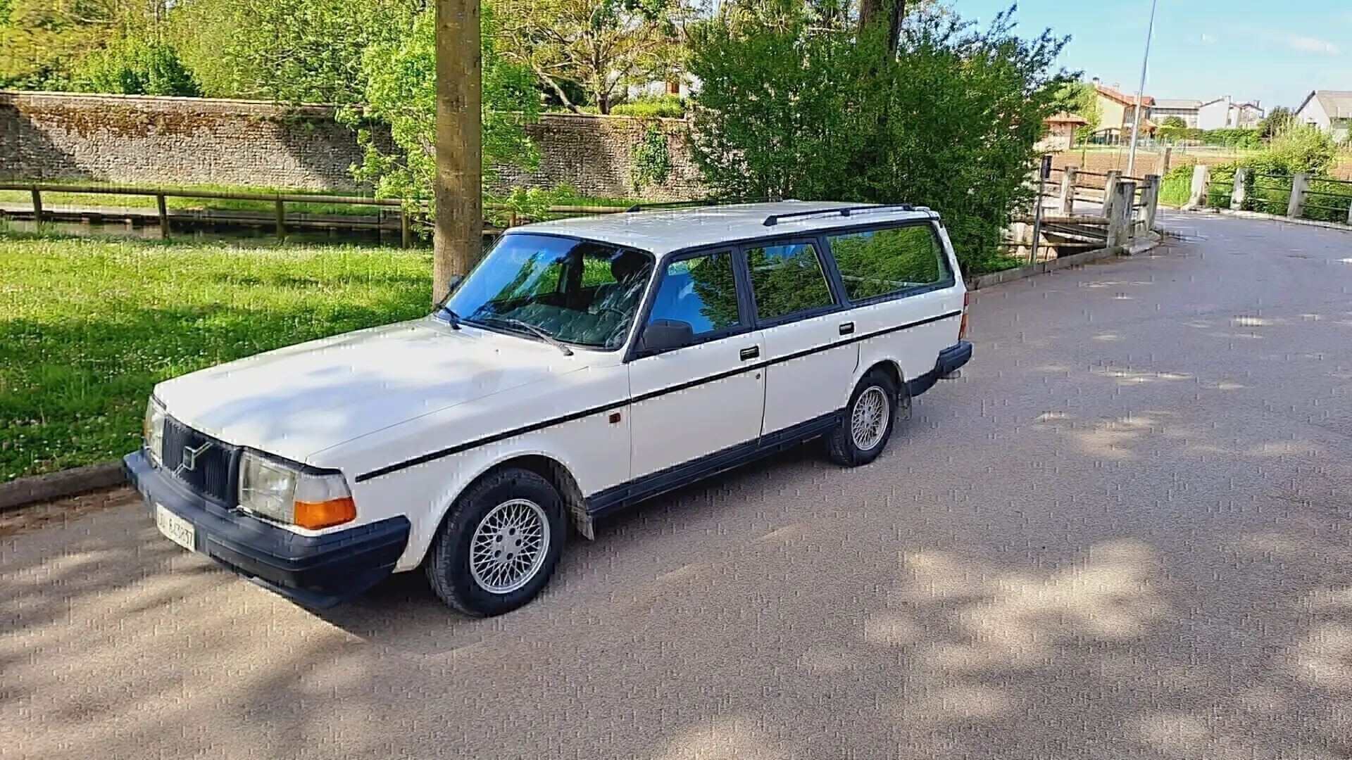 Volvo 240 2.0 Station Wagon Blanc - 1