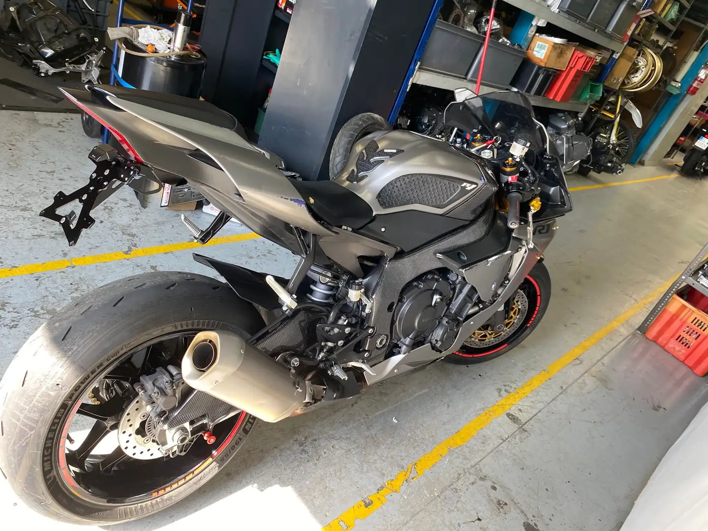 Yamaha YZF-R1 Nero - 2
