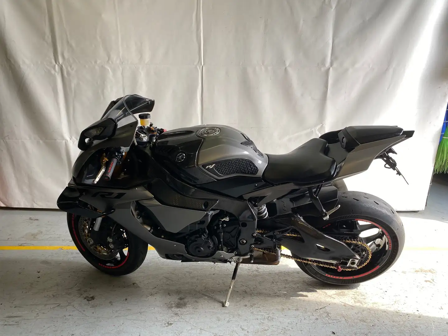 Yamaha YZF-R1 Nero - 1