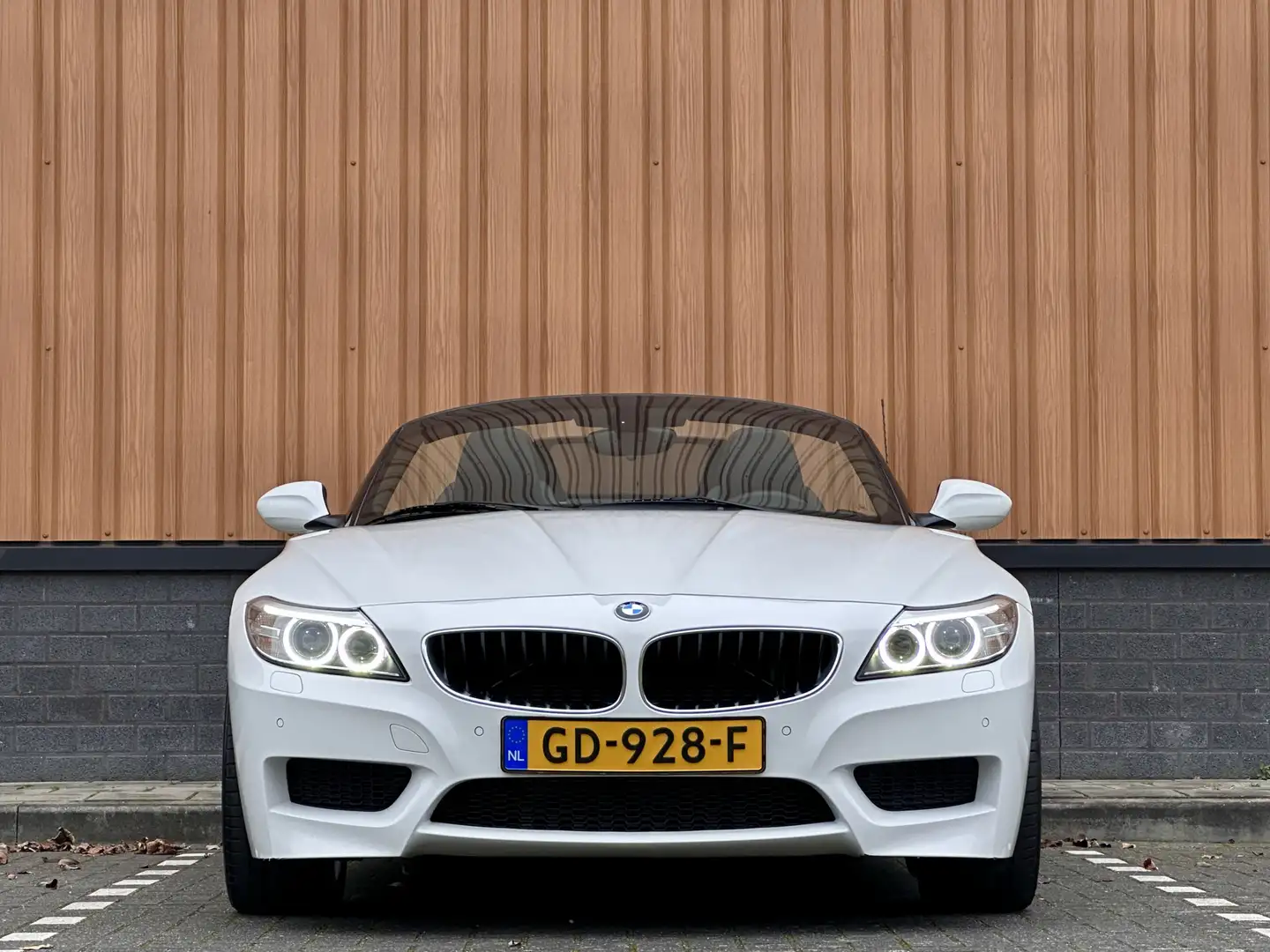 BMW Z4 Roadster sDrive18i Executive | Hardtop | Dealer On Blanc - 2