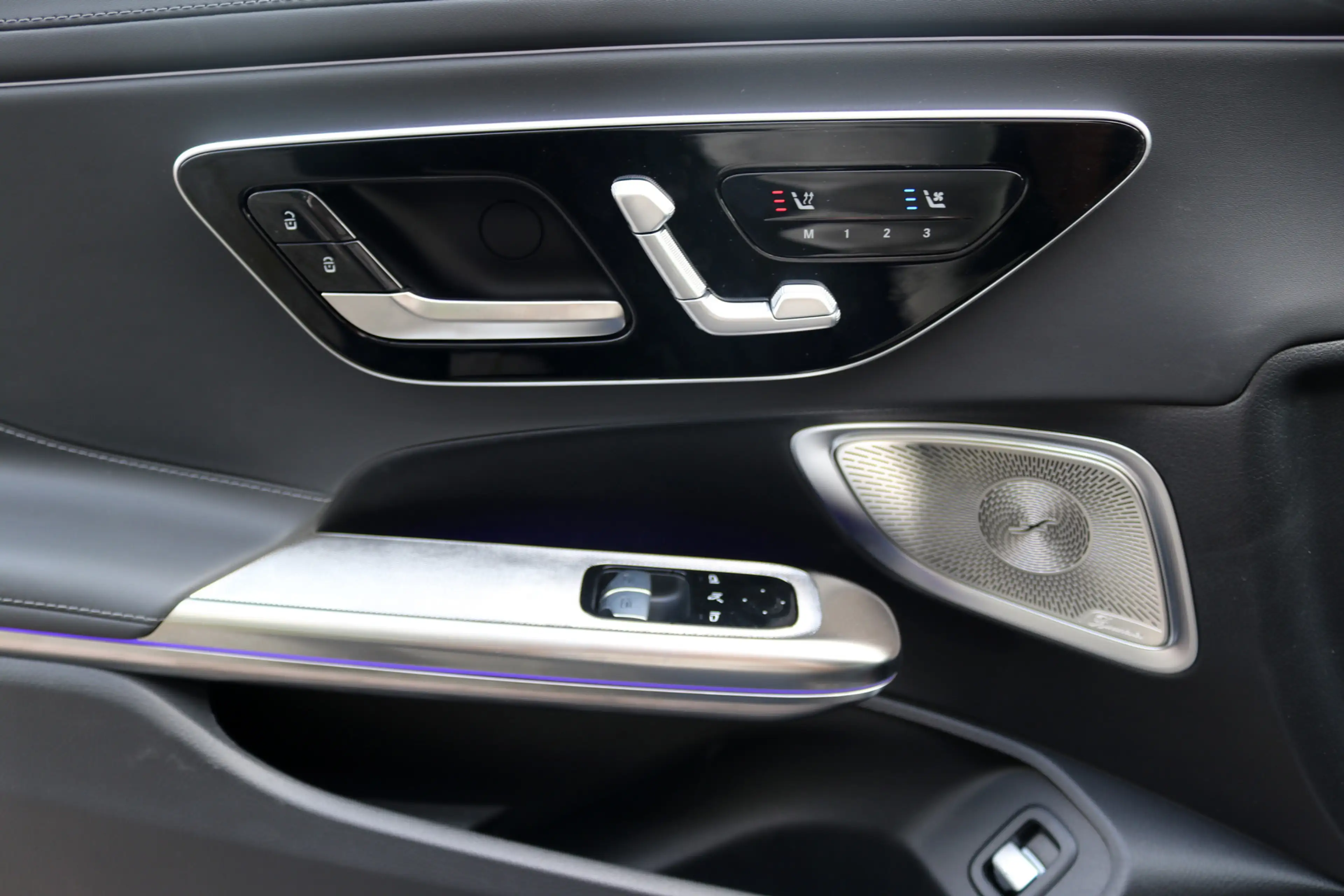Mercedes-Benz CLE 53 AMG Coupé 4MATIC+ Premium Plus, AMG-Performance stoele — photo 9