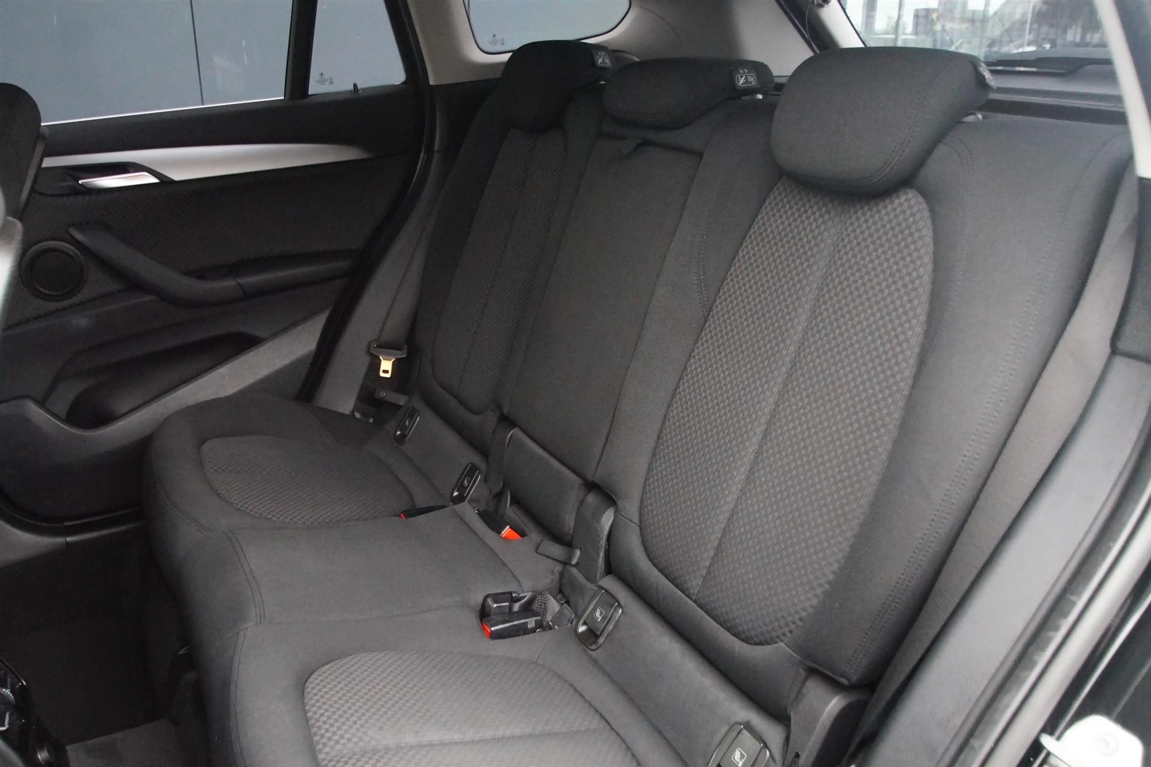 BMW X1 sDrive20 LED*PDC*Navigatie*Cruise-Control*Bluetoot — photo 5
