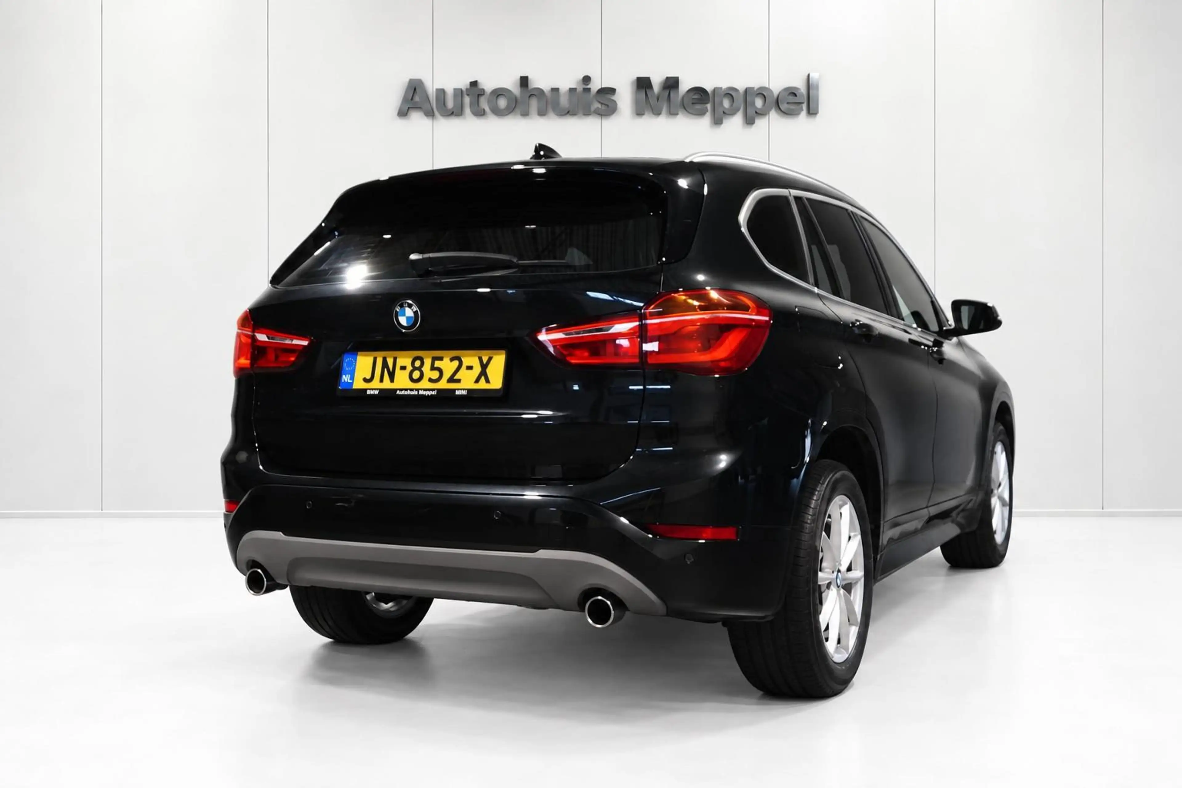 BMW X1 sDrive20 LED*PDC*Navigatie*Cruise-Control*Bluetoot — photo 3