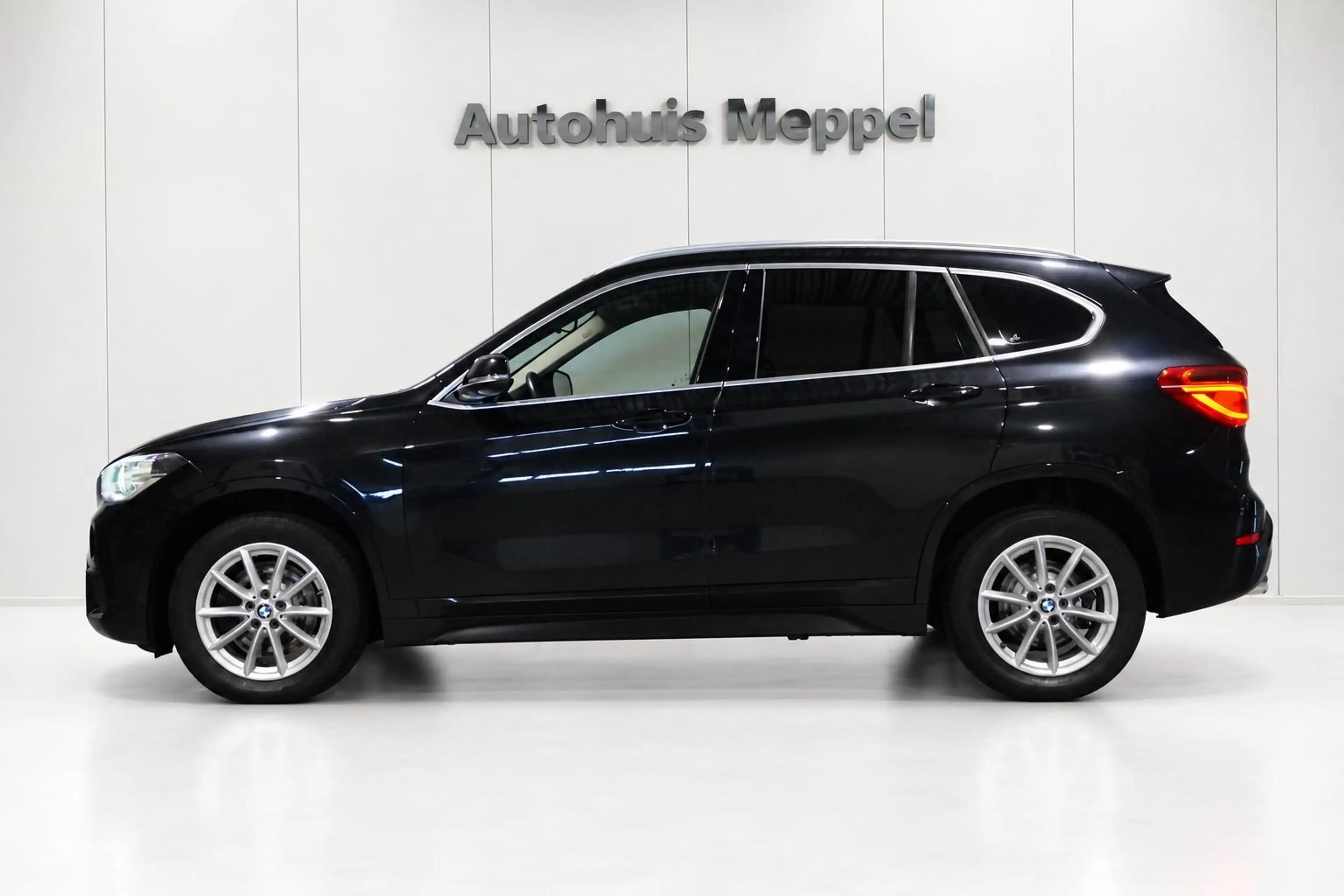 BMW X1 sDrive20 LED*PDC*Navigatie*Cruise-Control*Bluetoot — photo 6