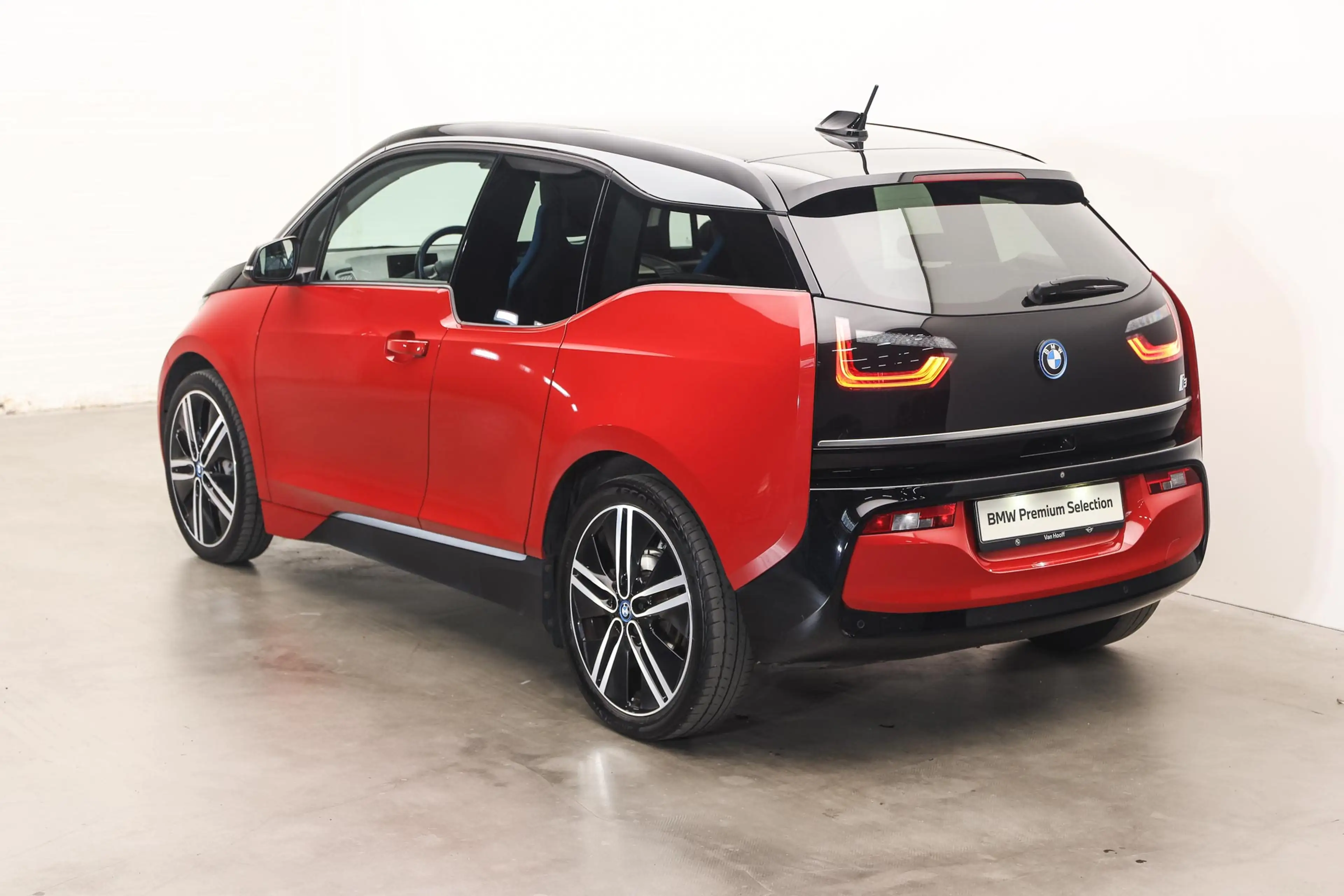 BMW i3 Executive / Achteruitrijcamera / Driving Assistant — photo 2