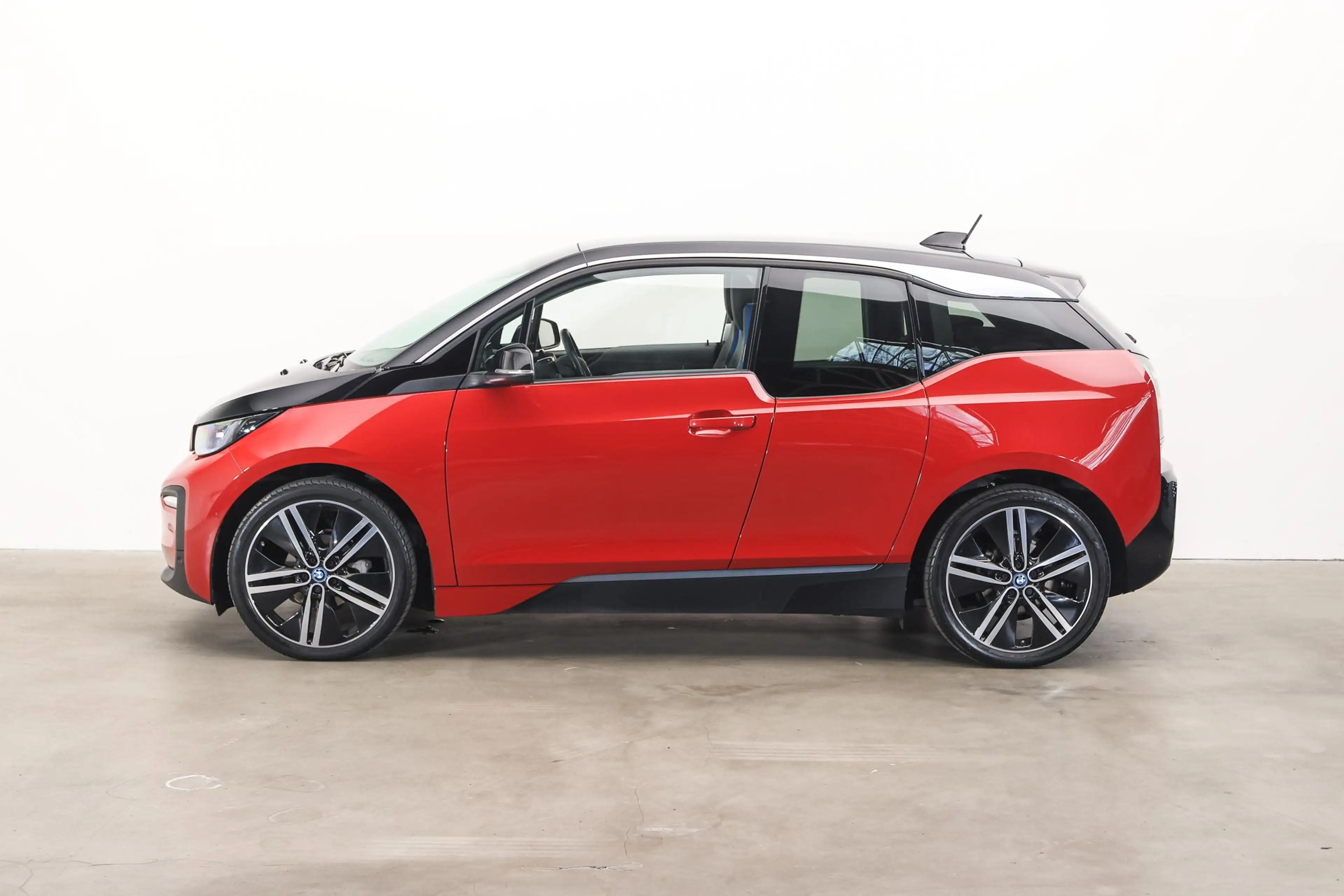 BMW i3 Executive / Achteruitrijcamera / Driving Assistant — photo 7