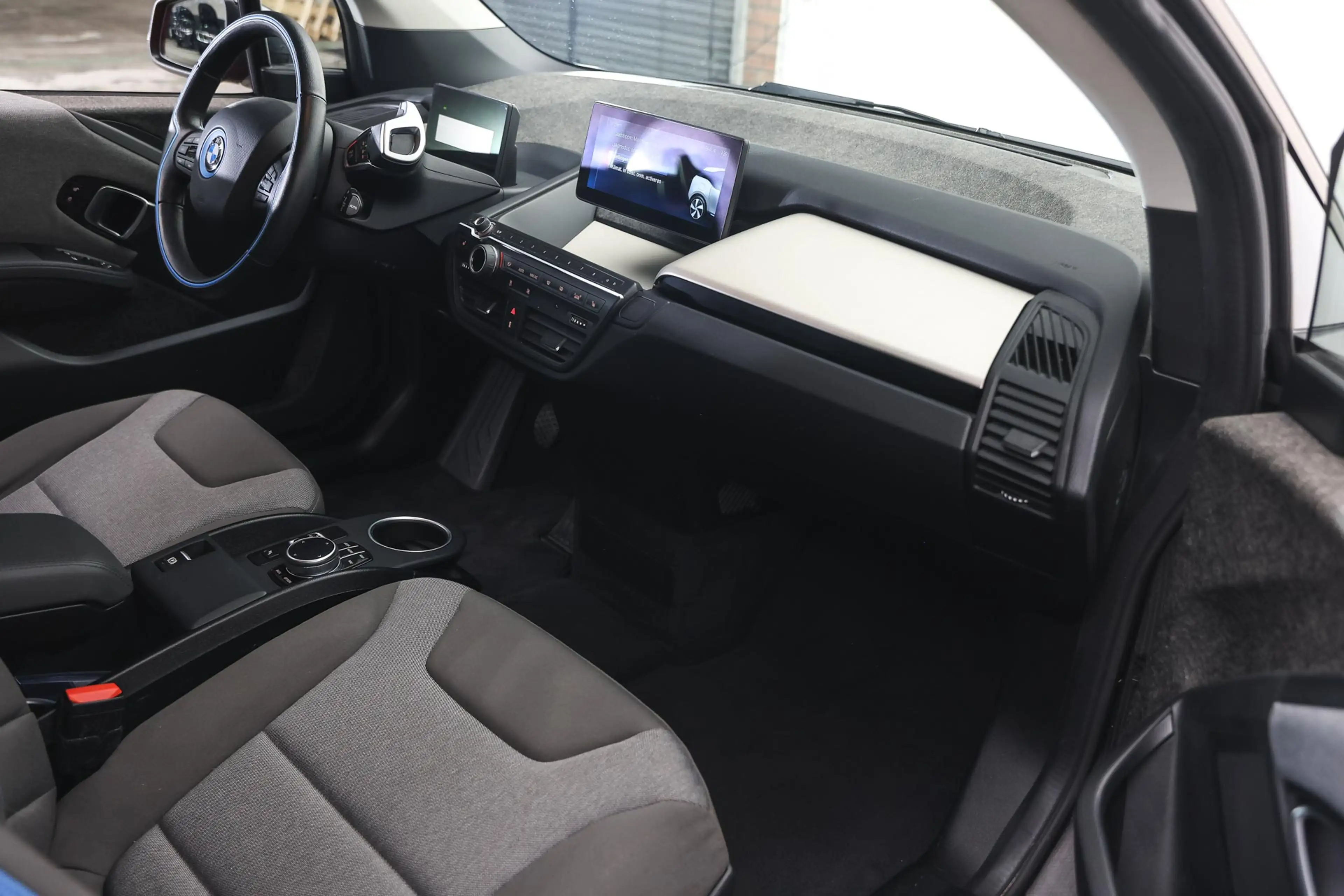 BMW i3 Executive / Achteruitrijcamera / Driving Assistant — photo 8