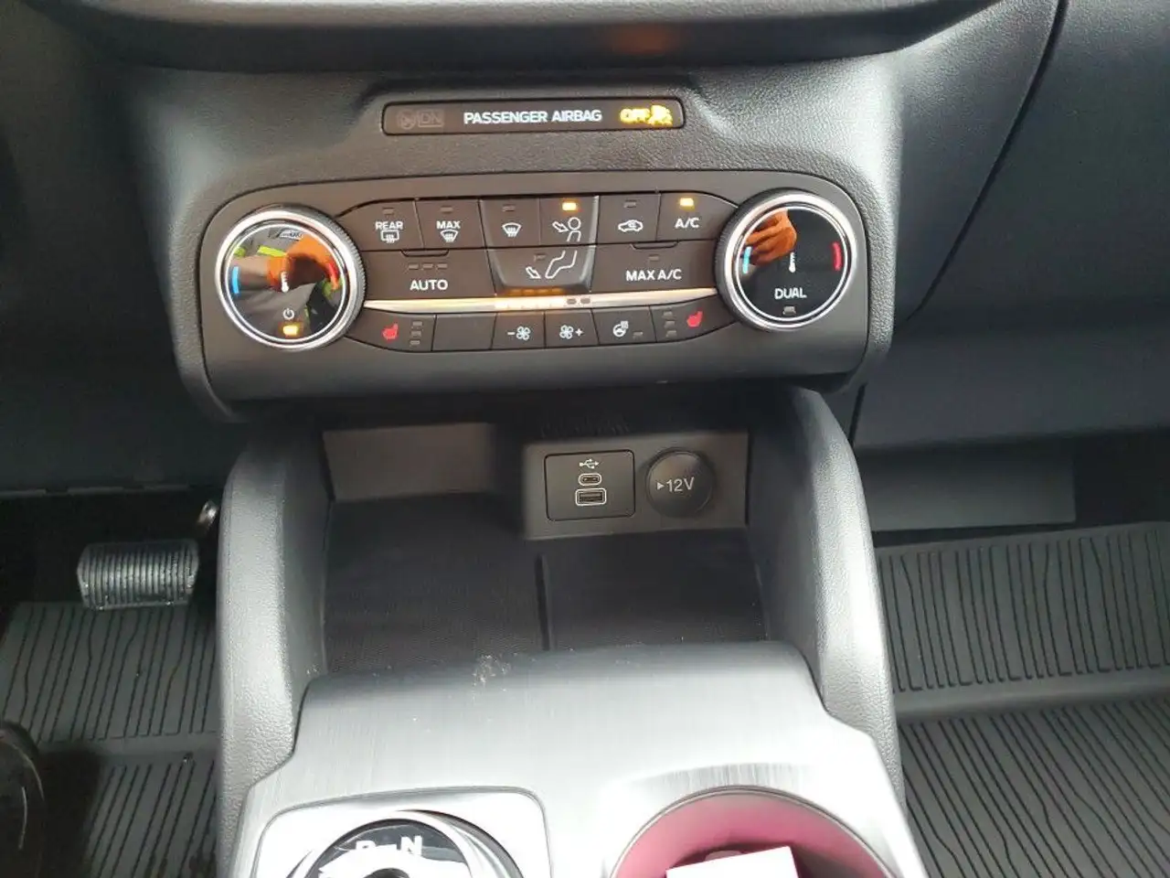 Ford Escape снимка Ford Escape