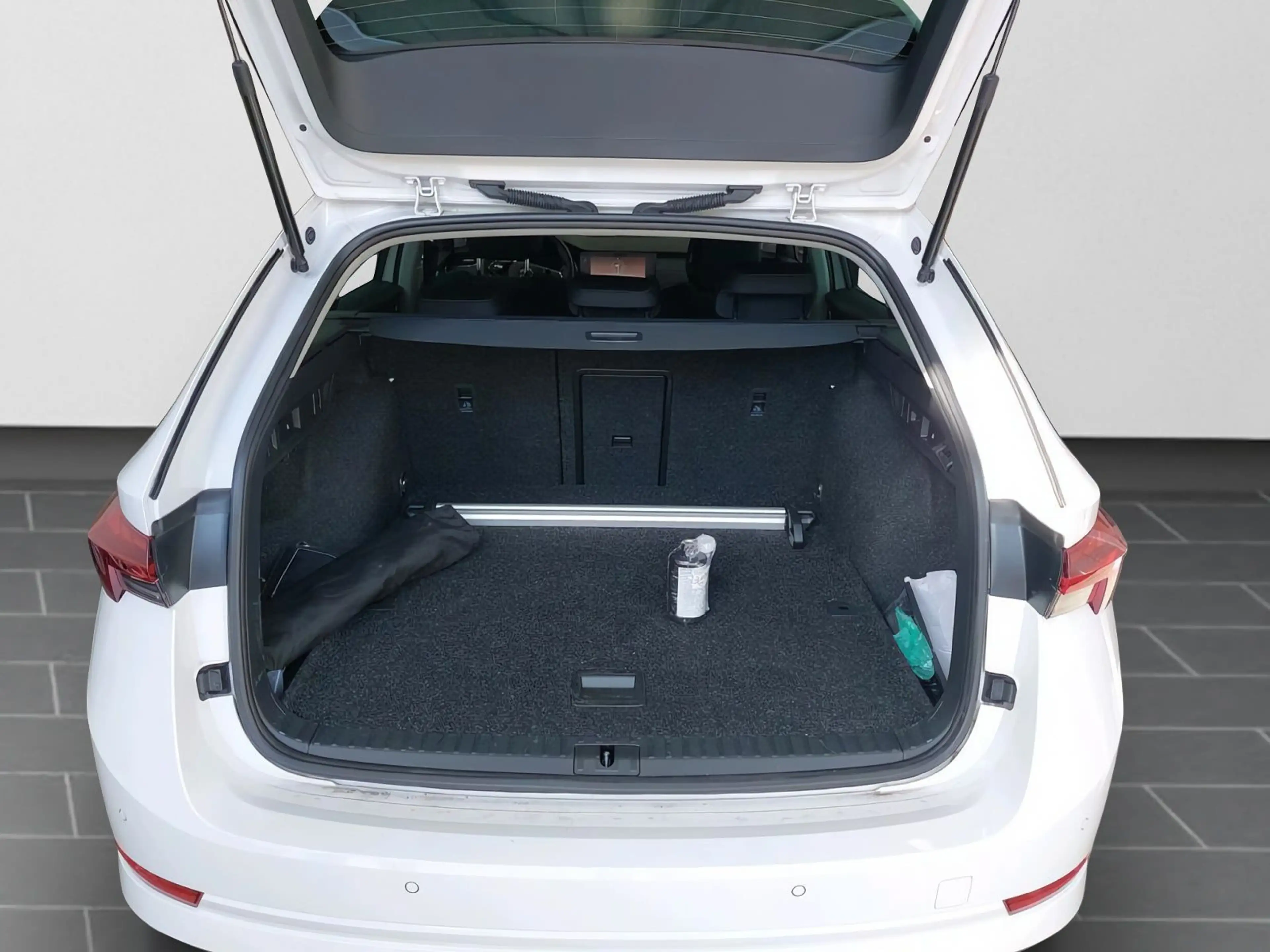 Skoda Octavia Combi 2,0 TDI Style NAVI/AHK/LED/Sitzhei — photo 5