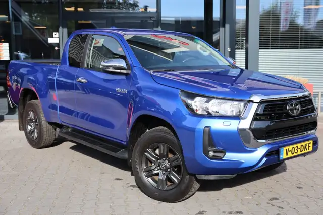 Toyota Hilux 2.4 D-4D X-TRA CAB PROFESSIONAL 4WD VAN