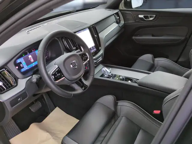 Volvo XC60 view 13