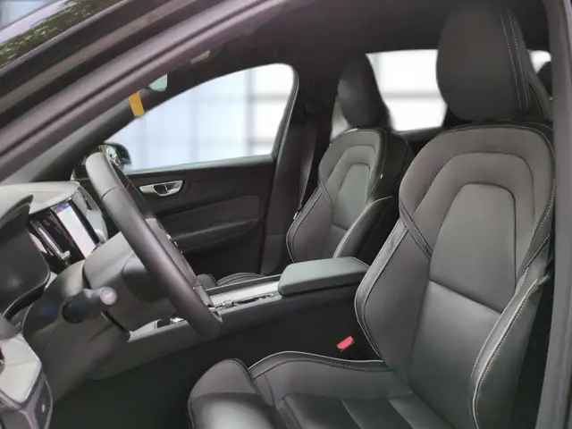 Volvo XC60 view 12