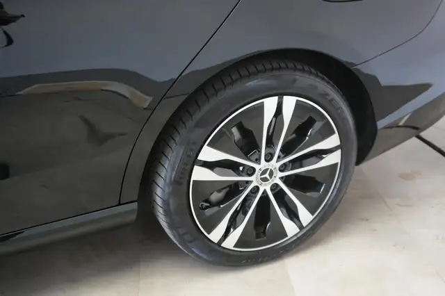 Mercedes-Benz C-Class view 27
