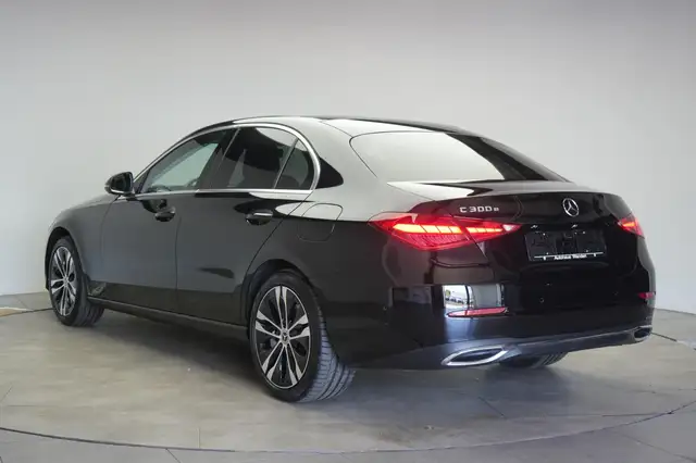 Mercedes-Benz C-Class view 4
