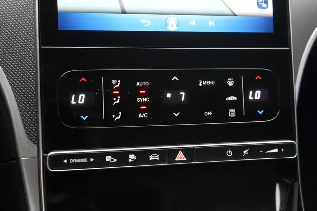 Mercedes-Benz C-Class view 17
