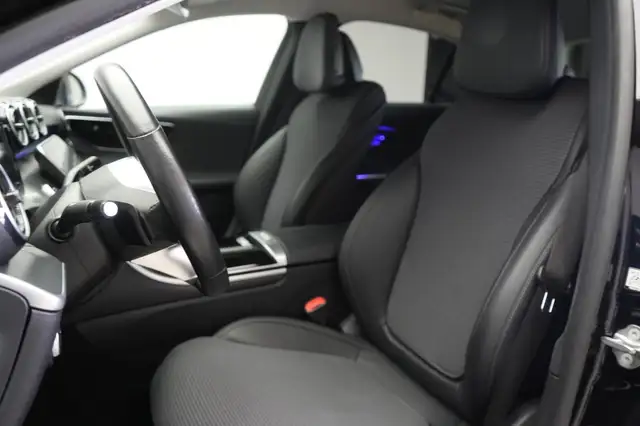 Mercedes-Benz C-Class view 11