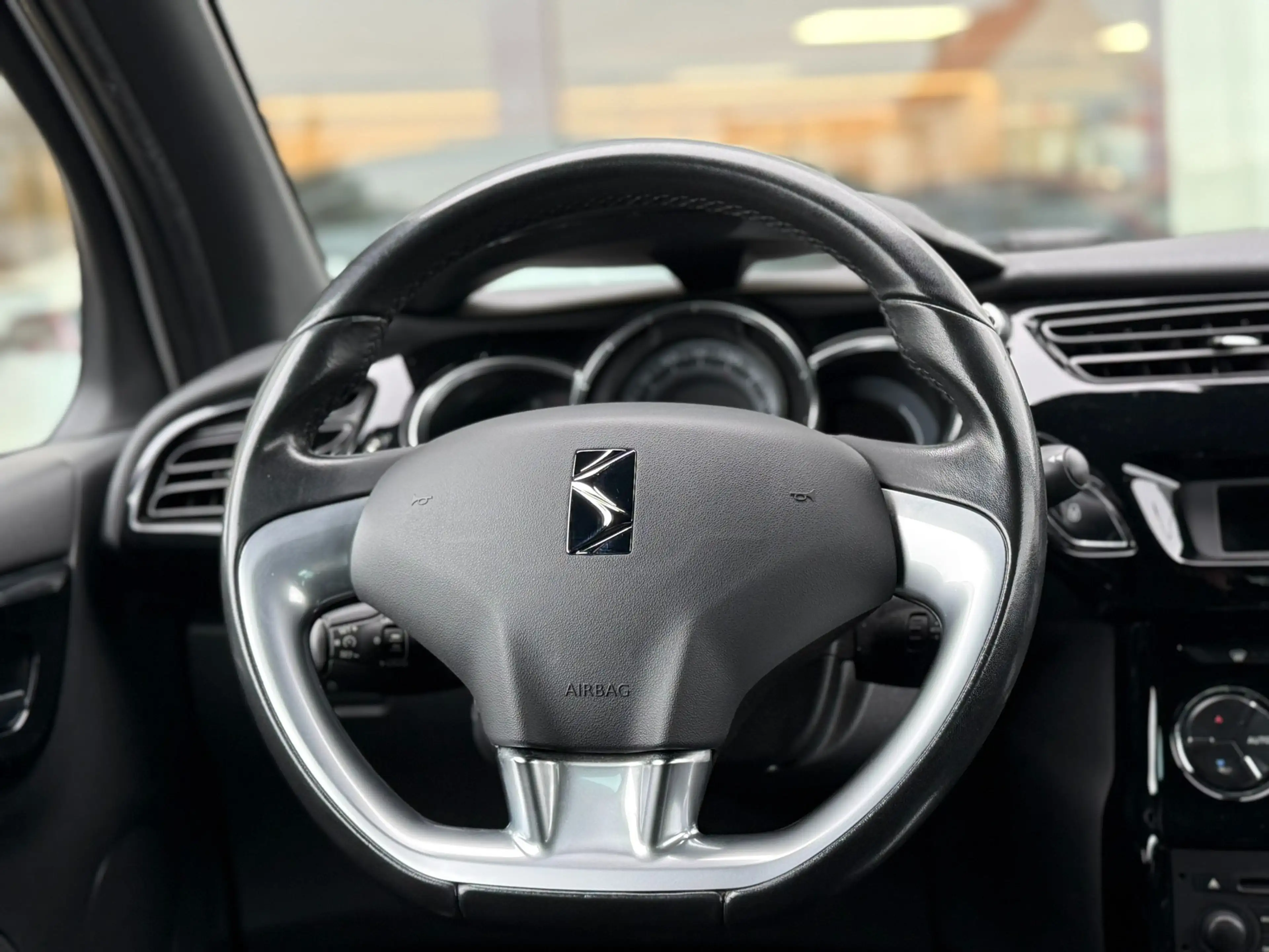Citroen DS3 TREKHAAK / SENSOREN / AIRCO / CRUISECONTROL / — photo 15