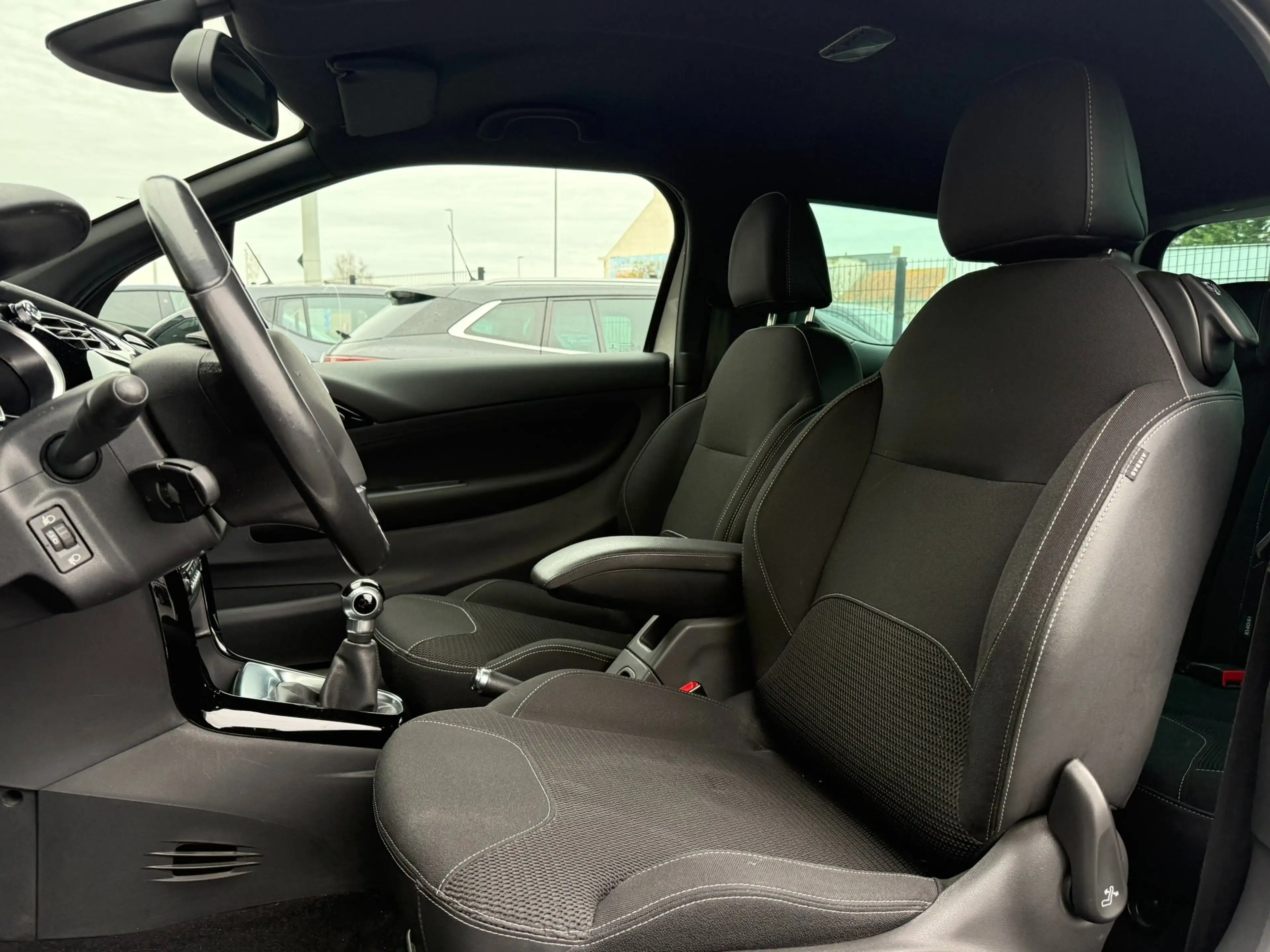 Citroen DS3 TREKHAAK / SENSOREN / AIRCO / CRUISECONTROL / — photo 7