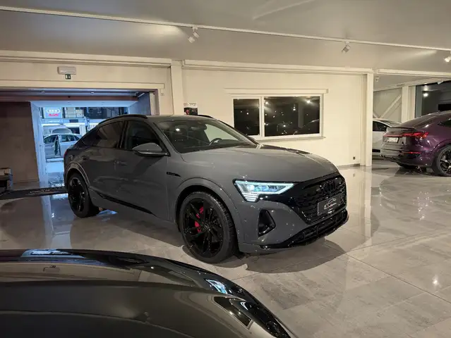 Audi Q8 e-tron SPORTBACK 340PK * MATRIX * BLACK EDITION * CAMERA*