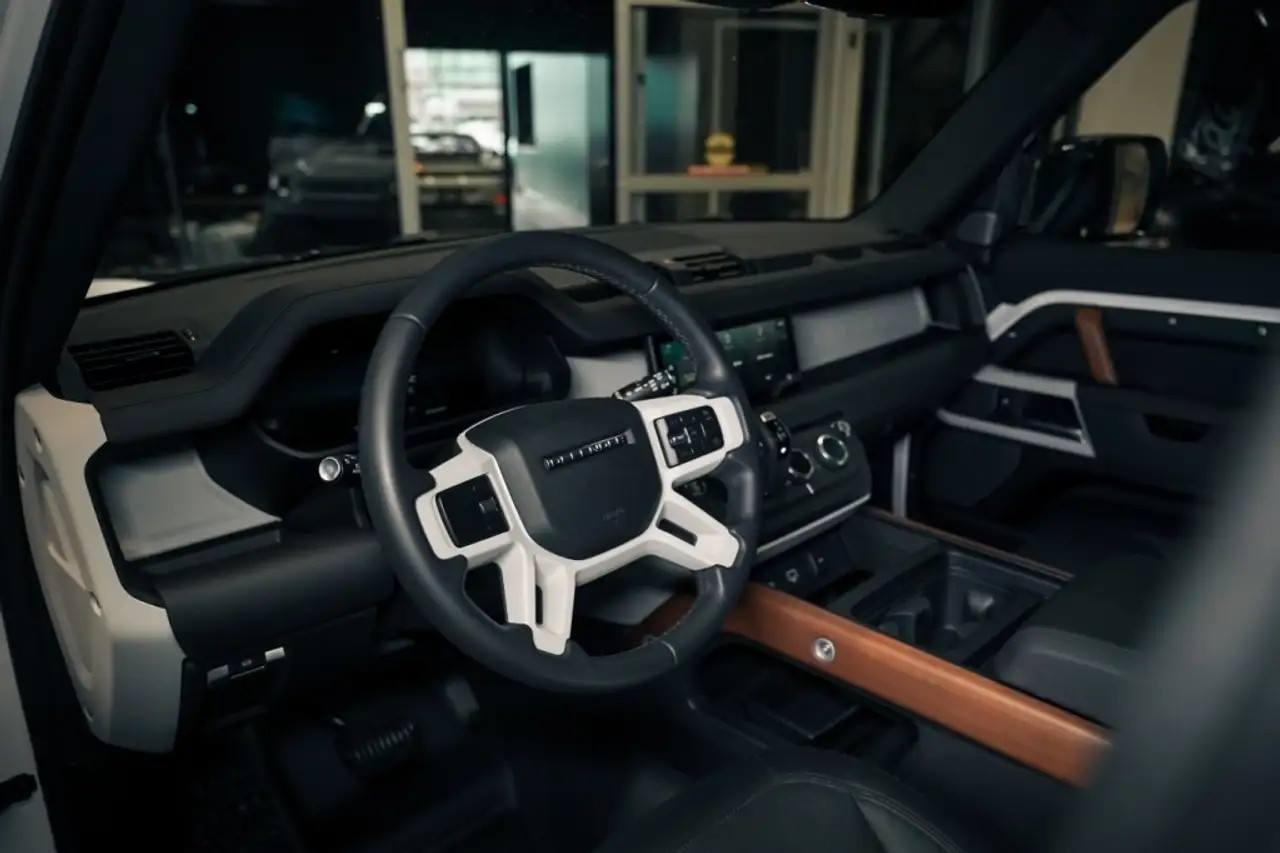 Land Rover Defender снимка Land Rover Defender