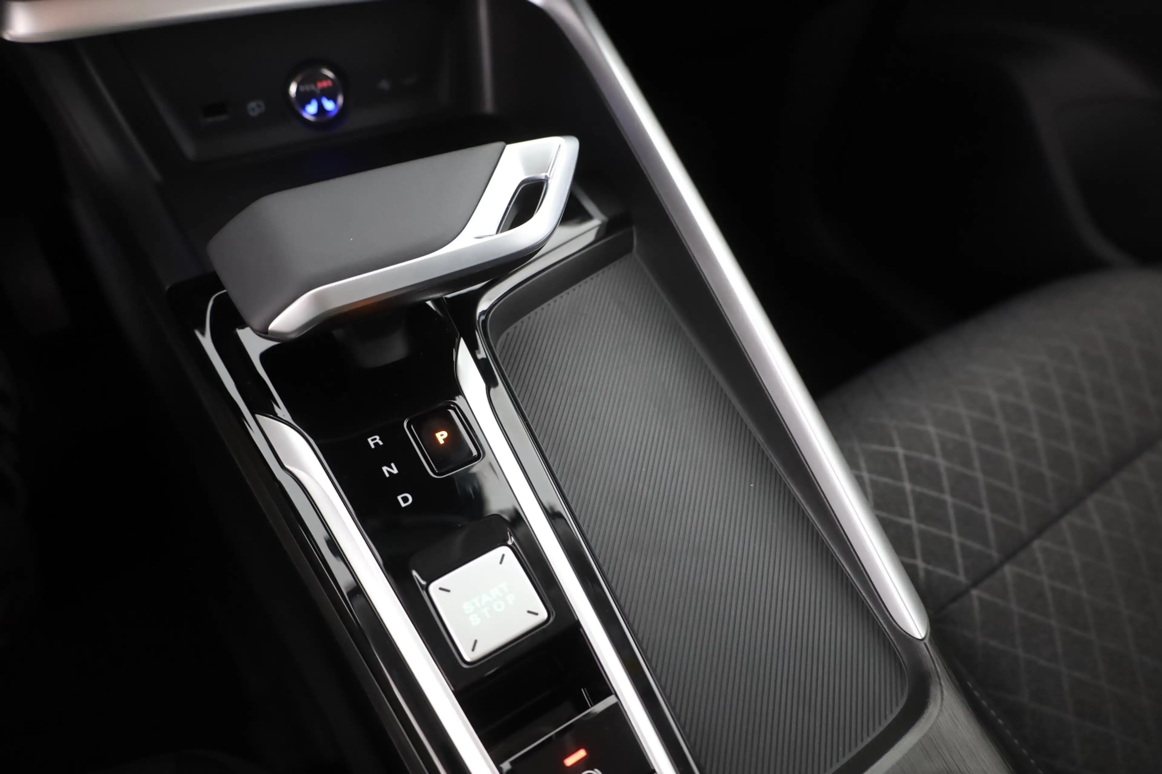 MG ZS 1.5 Hybrid Comfort Aut. LED ACC Navi Kamera — photo 13