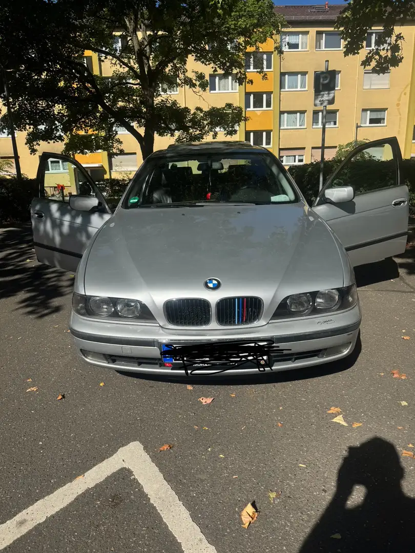BMW 523 523i - 1