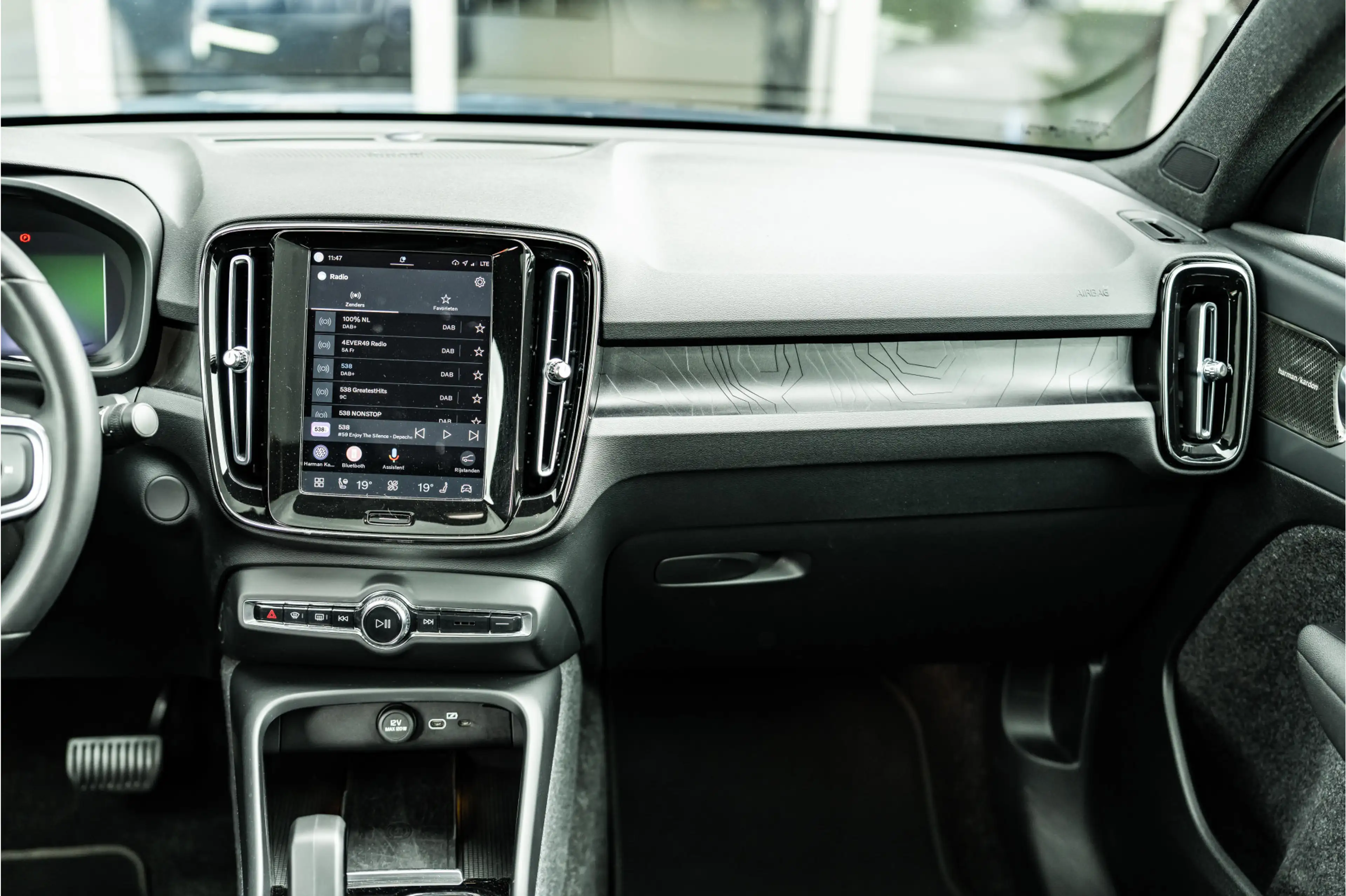 Volvo C40 Recharge Twin Ultimate 78 kWh | PANO | ACC | HK | — photo 25