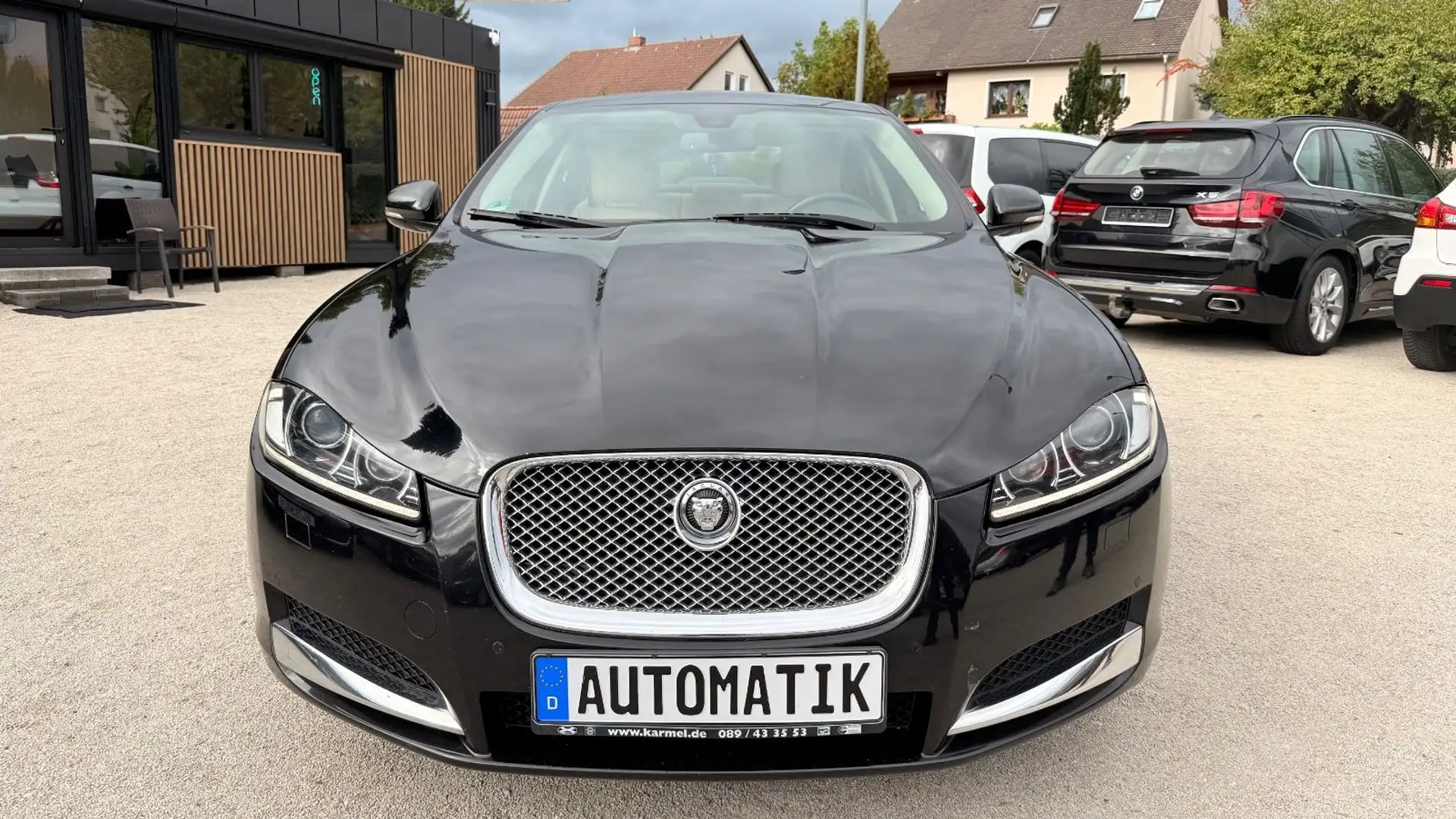 Jaguar XF 2.2 Diesel Schwarz - 2