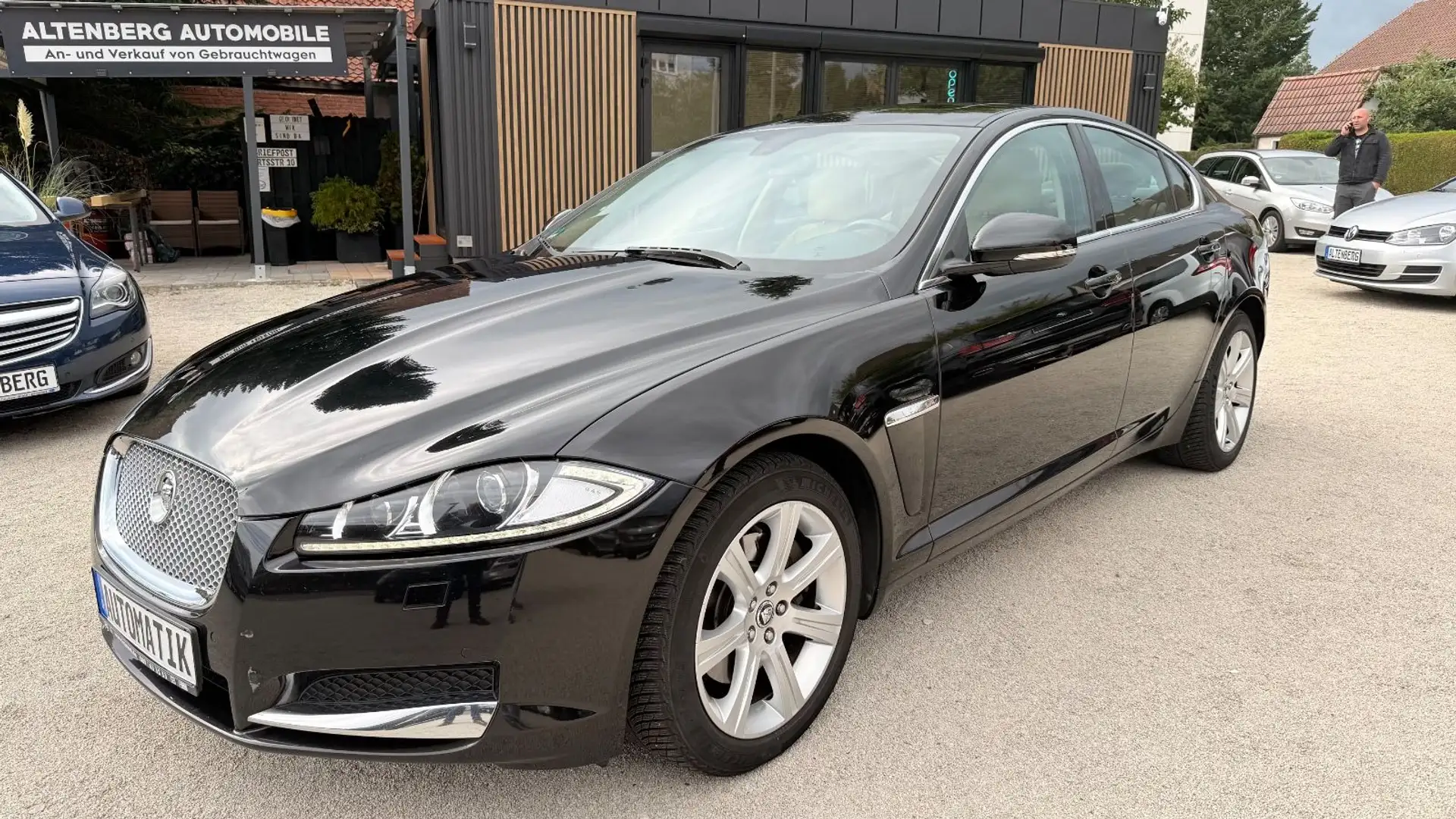 Jaguar XF 2.2 Diesel Schwarz - 1