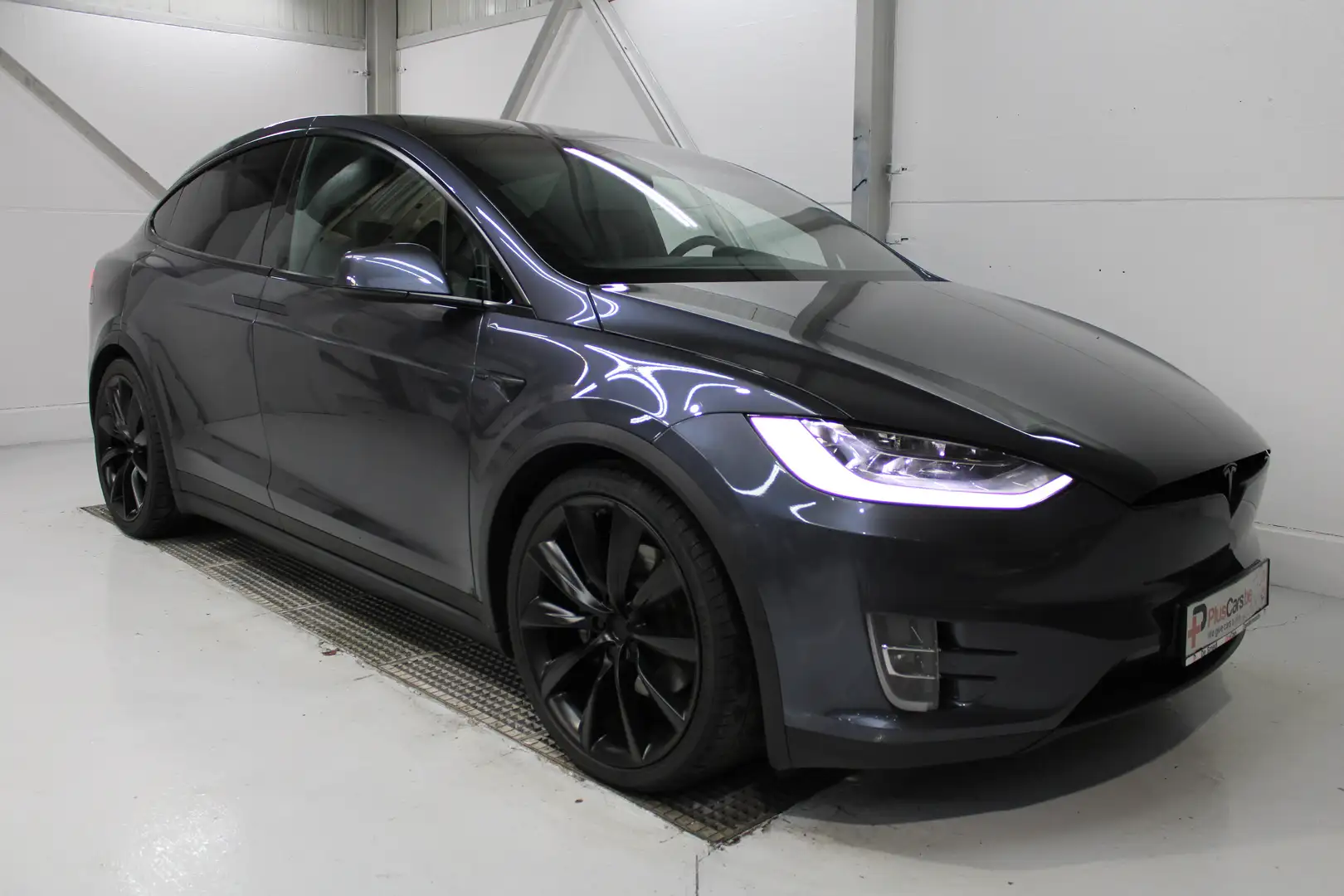 Tesla Model X 100 kWh Dual Motor Long Range ~ RAVEN ~ 64.347ex ~ Grau - 1