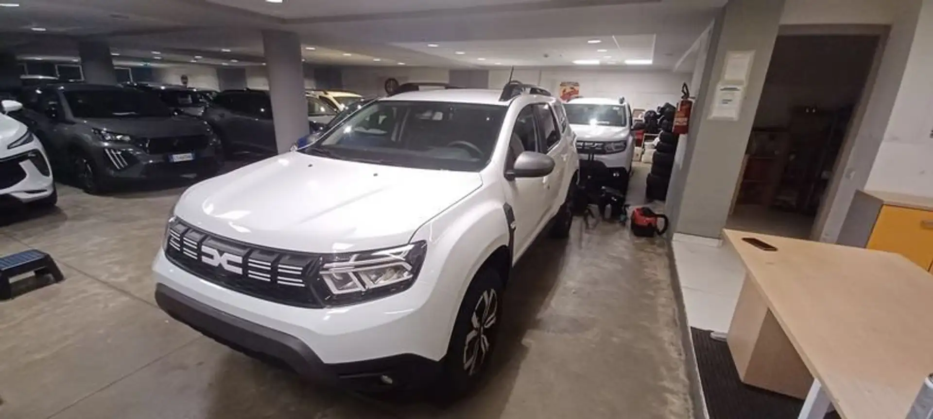 Dacia Duster 1.0 TCe GPL 4x2 Journey White - 1