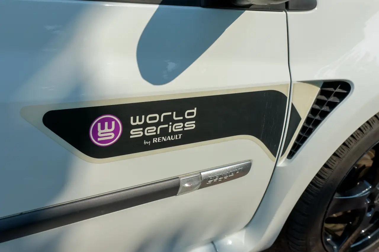 Renault Clio R.S. — photo 8