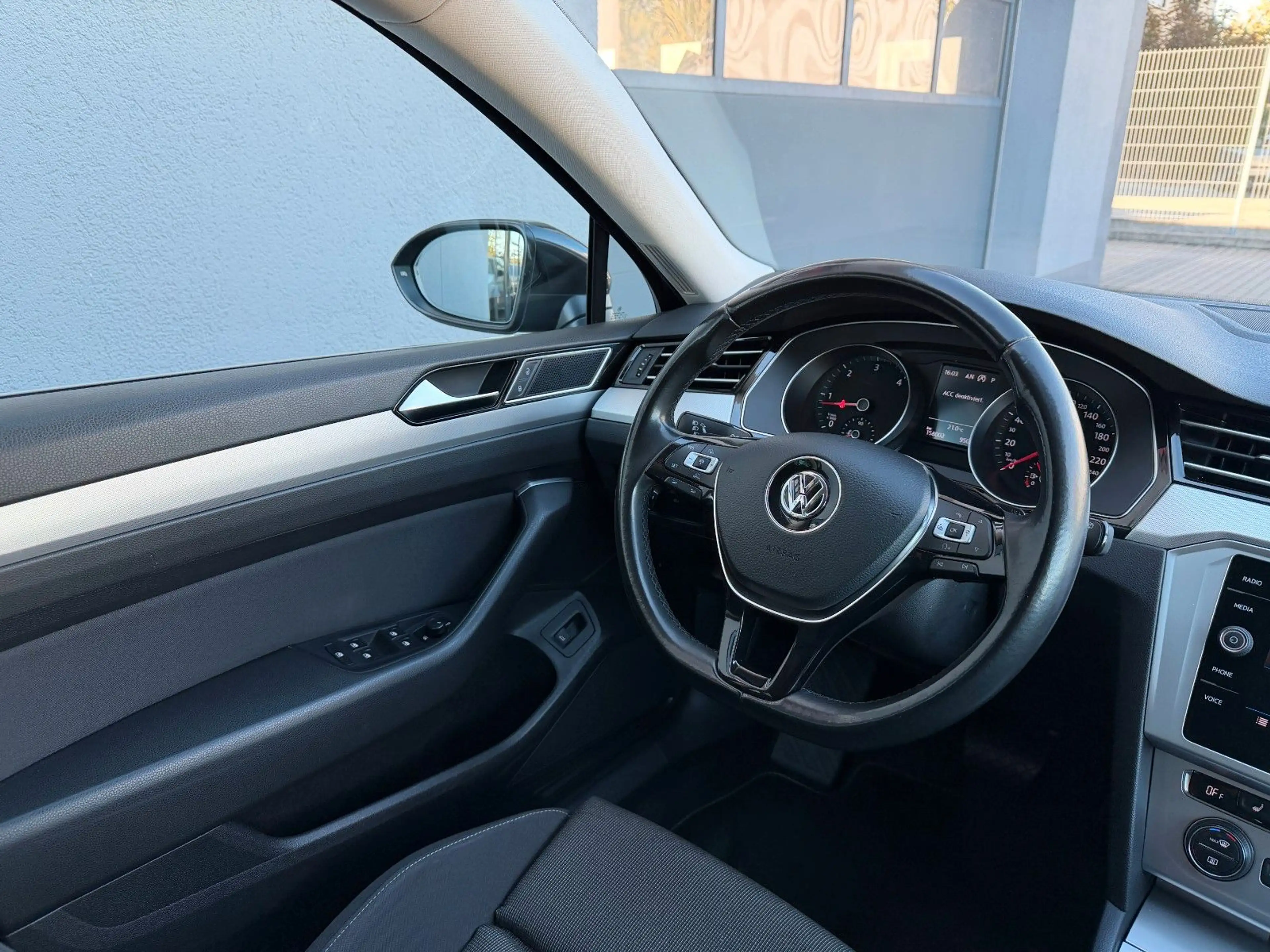 Volkswagen Passat Variant DSG*LED*ACC*Scheinwerfer LED* — photo 13